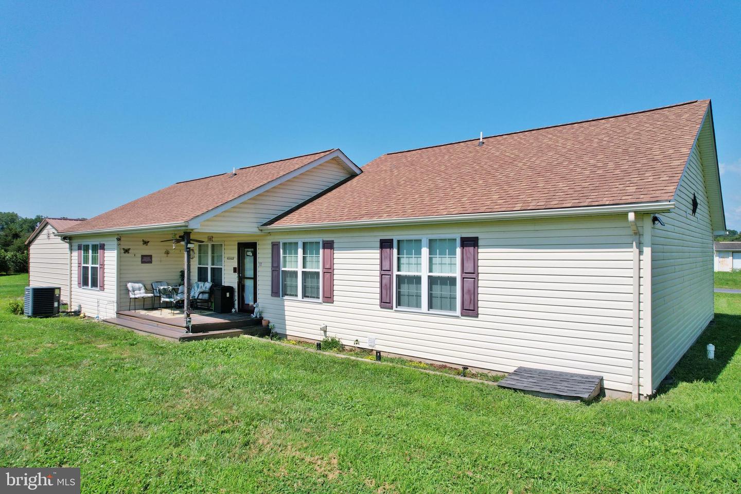 39 SUMMERS LN, NEW MARKET, Virginia 22844, 3 Bedrooms Bedrooms, ,2 BathroomsBathrooms,Residential,For sale,39 SUMMERS LN,VASH2011922 MLS # VASH2011922