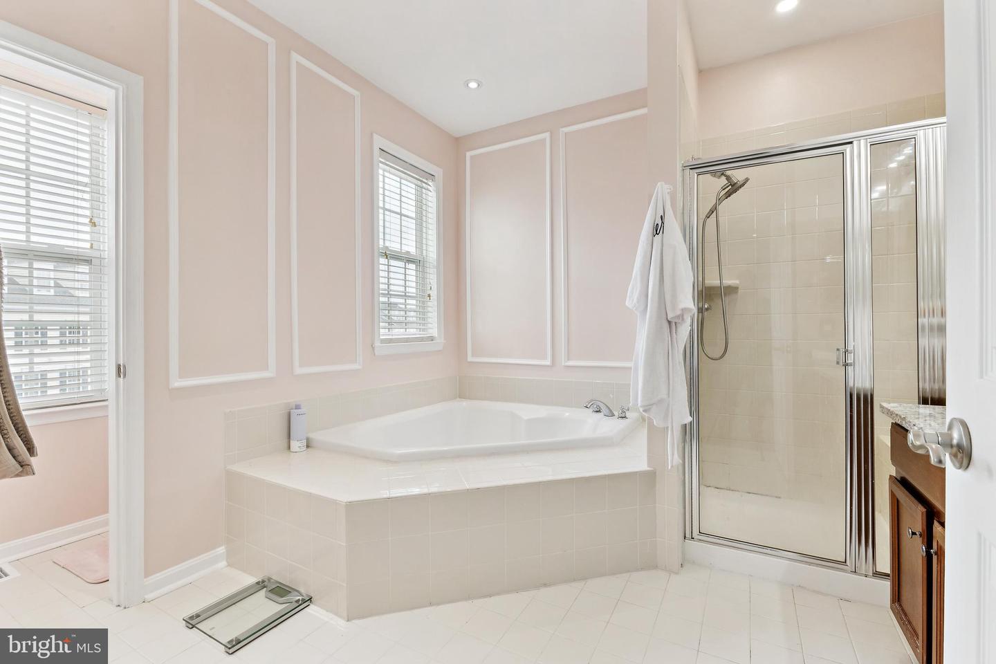6831 HAMPTON BAY LN, GAINESVILLE, Virginia 20155, 3 Bedrooms Bedrooms, ,2 BathroomsBathrooms,Residential,For sale,6831 HAMPTON BAY LN,VAPW2098624 MLS # VAPW2098624