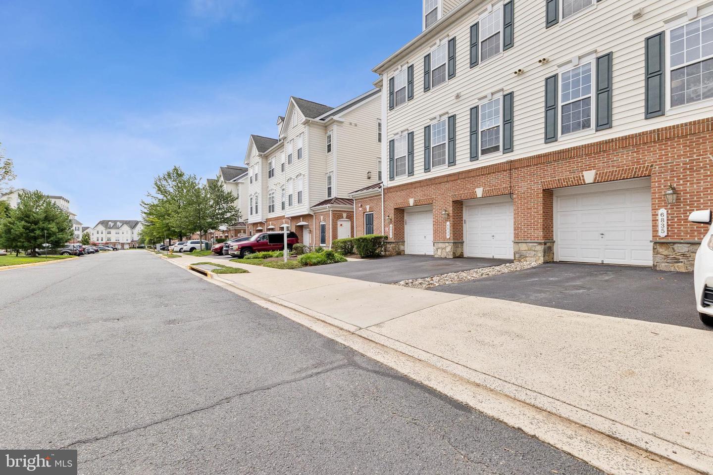 6831 HAMPTON BAY LN, GAINESVILLE, Virginia 20155, 3 Bedrooms Bedrooms, ,2 BathroomsBathrooms,Residential,For sale,6831 HAMPTON BAY LN,VAPW2098624 MLS # VAPW2098624