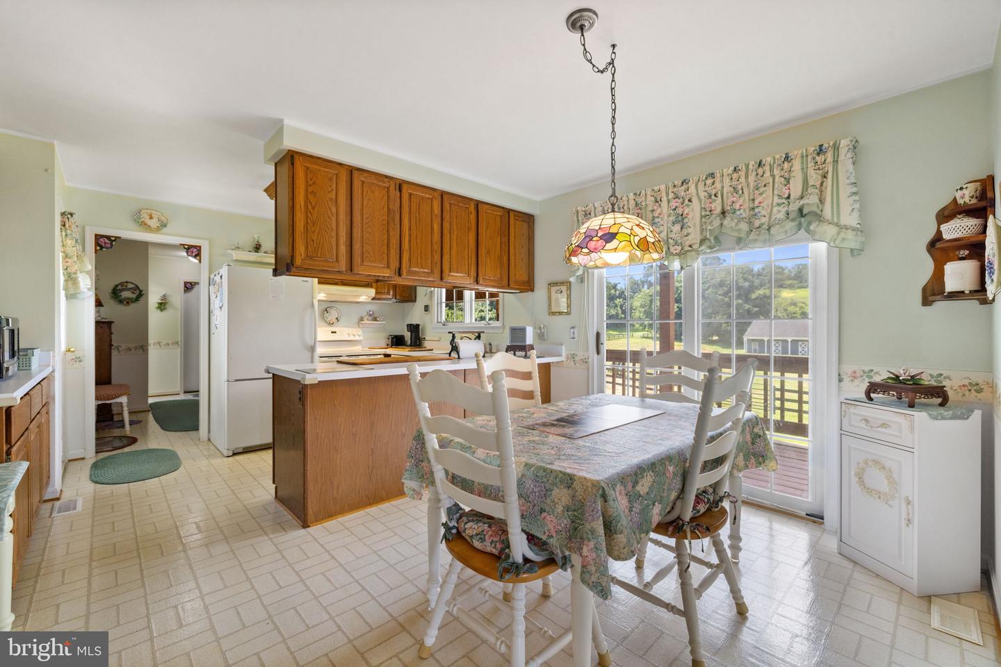 8268 MEADOWS RD, WARRENTON, Virginia 20186, 4 Bedrooms Bedrooms, ,3 BathroomsBathrooms,Residential,For sale,8268 MEADOWS RD,VAFQ2017386 MLS # VAFQ2017386