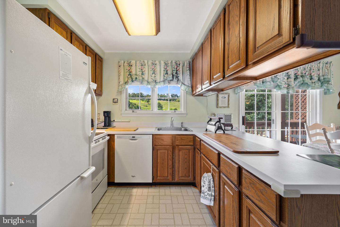 8268 MEADOWS RD, WARRENTON, Virginia 20186, 4 Bedrooms Bedrooms, ,3 BathroomsBathrooms,Residential,For sale,8268 MEADOWS RD,VAFQ2017386 MLS # VAFQ2017386
