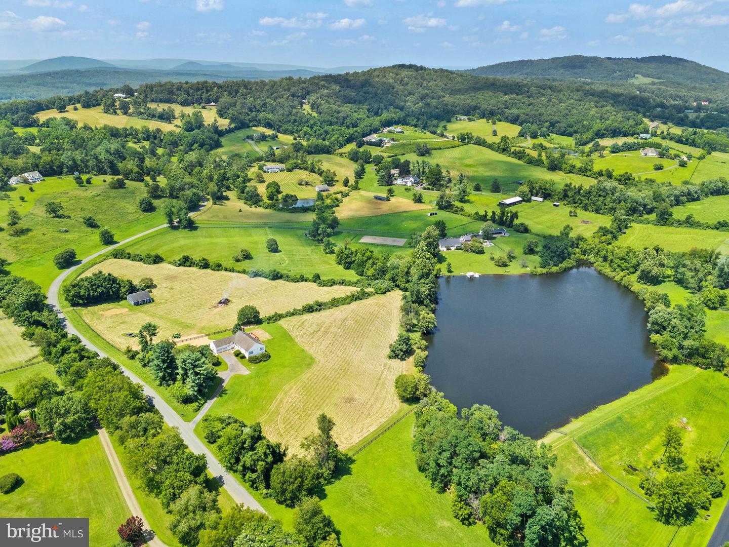 8268 MEADOWS RD, WARRENTON, Virginia 20186, 4 Bedrooms Bedrooms, ,3 BathroomsBathrooms,Residential,For sale,8268 MEADOWS RD,VAFQ2017386 MLS # VAFQ2017386
