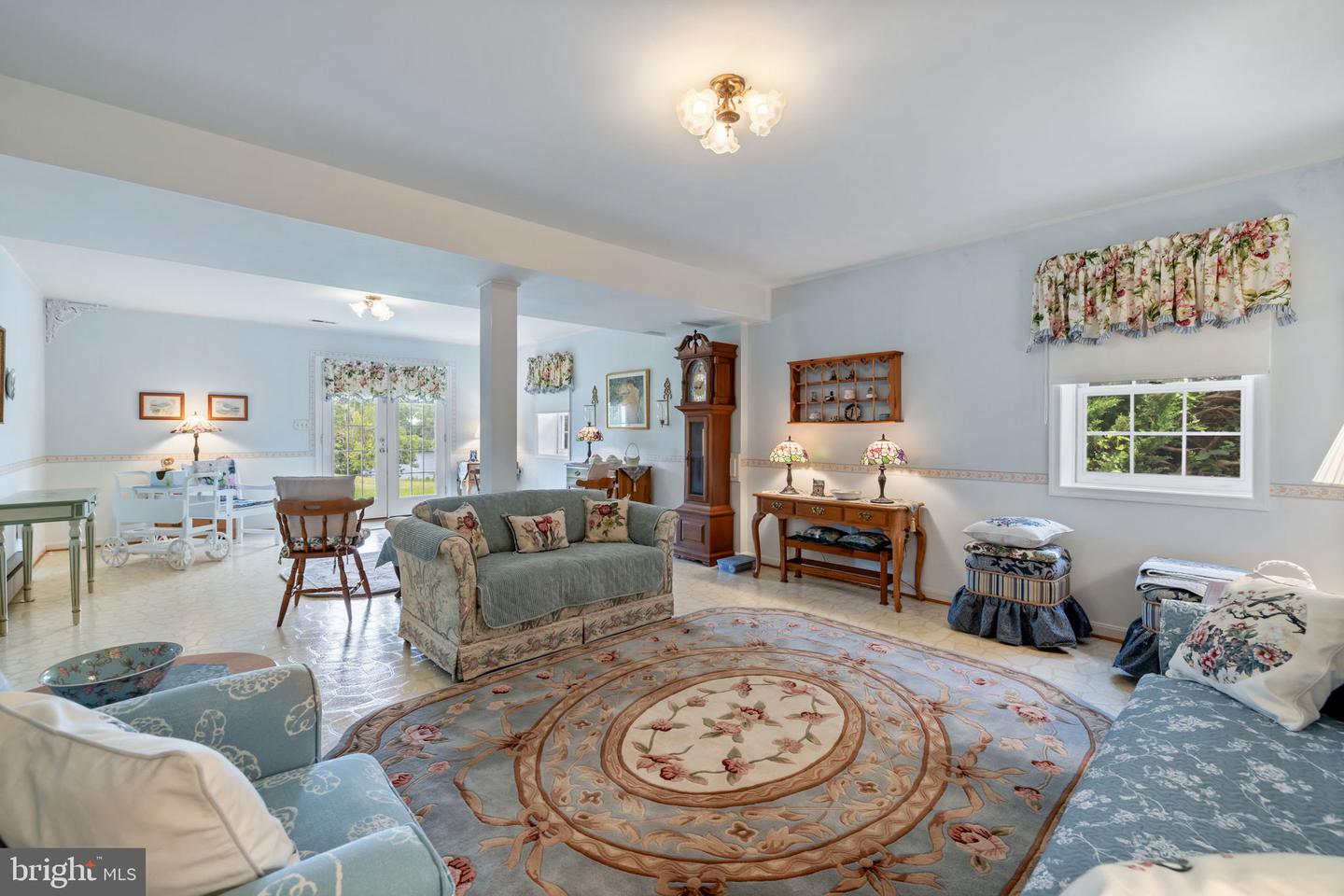8268 MEADOWS RD, WARRENTON, Virginia 20186, 4 Bedrooms Bedrooms, ,3 BathroomsBathrooms,Residential,For sale,8268 MEADOWS RD,VAFQ2017386 MLS # VAFQ2017386