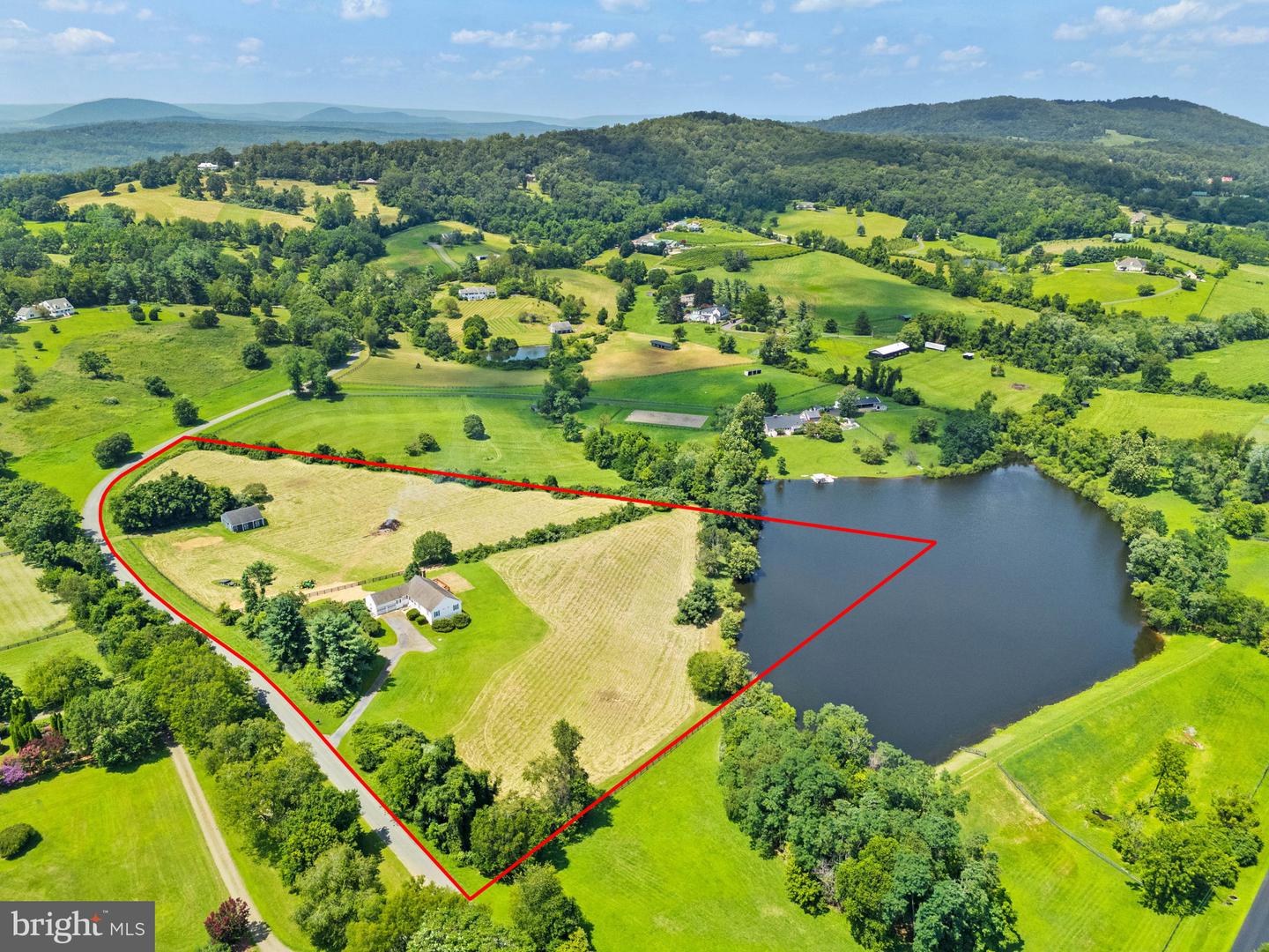 8268 MEADOWS RD, WARRENTON, Virginia 20186, 4 Bedrooms Bedrooms, ,3 BathroomsBathrooms,Residential,For sale,8268 MEADOWS RD,VAFQ2017386 MLS # VAFQ2017386