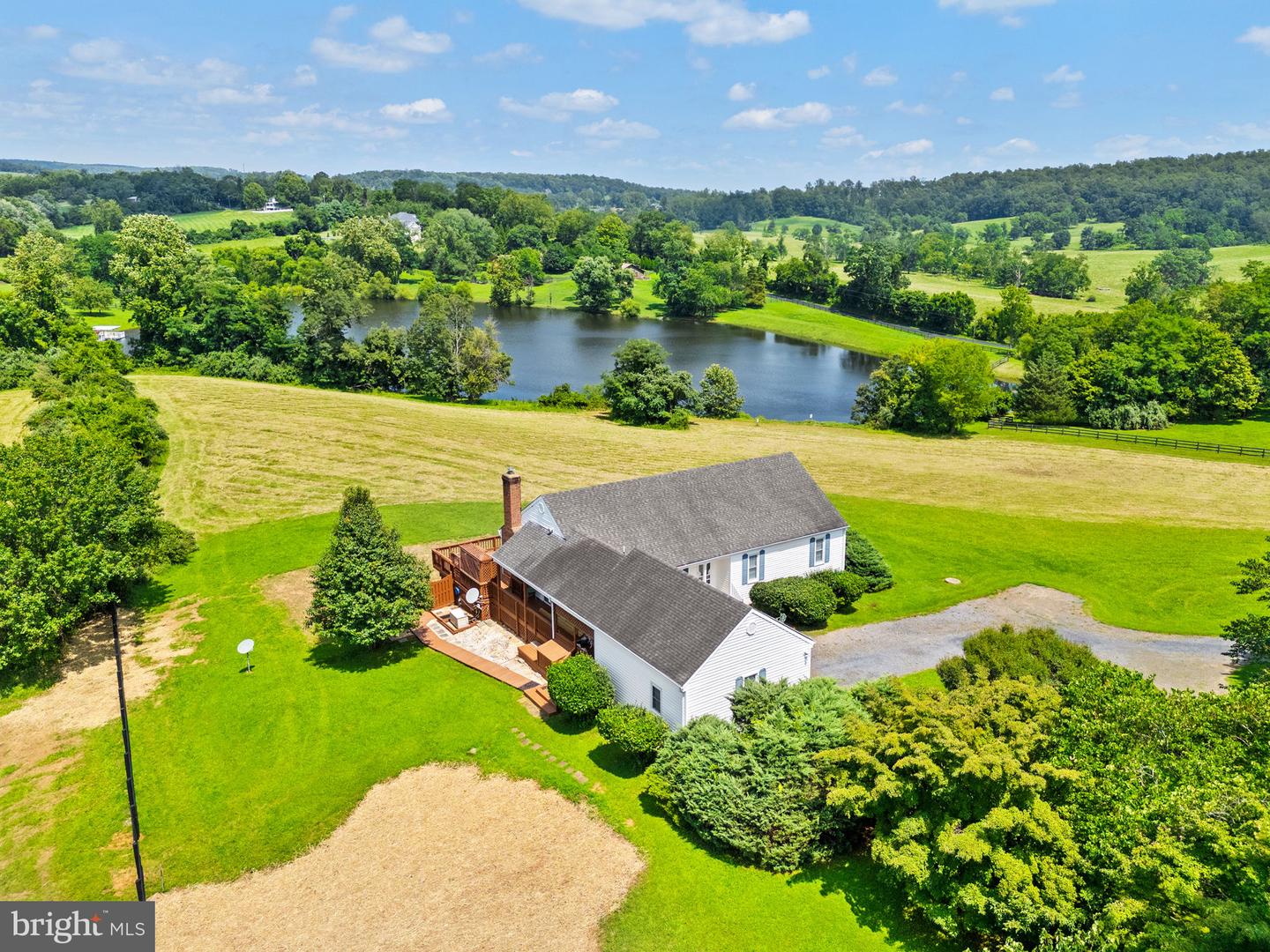 8268 MEADOWS RD, WARRENTON, Virginia 20186, 4 Bedrooms Bedrooms, ,3 BathroomsBathrooms,Residential,For sale,8268 MEADOWS RD,VAFQ2017386 MLS # VAFQ2017386
