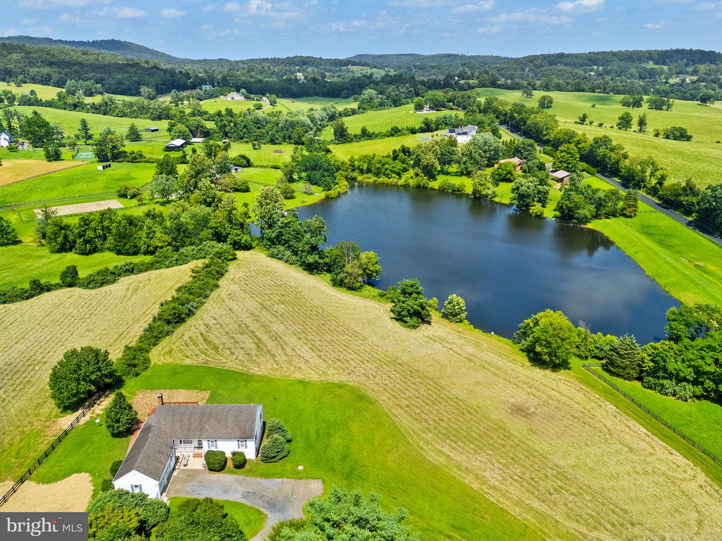 8268 MEADOWS RD, WARRENTON, Virginia 20186, 4 Bedrooms Bedrooms, ,3 BathroomsBathrooms,Residential,For sale,8268 MEADOWS RD,VAFQ2017386 MLS # VAFQ2017386