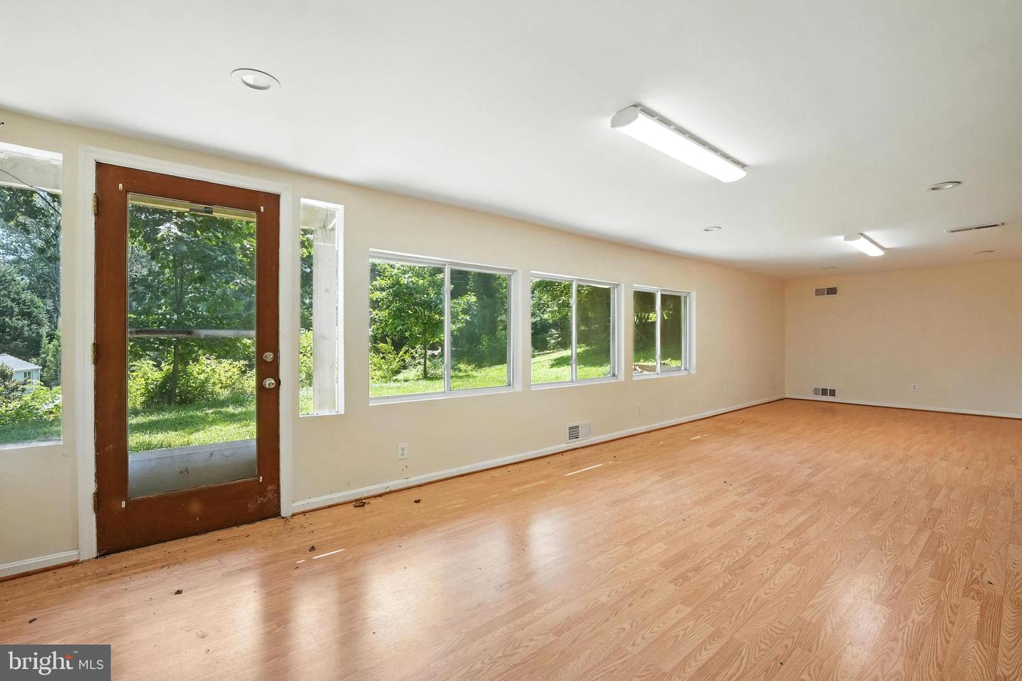 2765 N QUINCY ST, ARLINGTON, Virginia 22207, 4 Bedrooms Bedrooms, ,4 BathroomsBathrooms,Residential,For sale,2765 N QUINCY ST,VAAR2060456 MLS # VAAR2060456