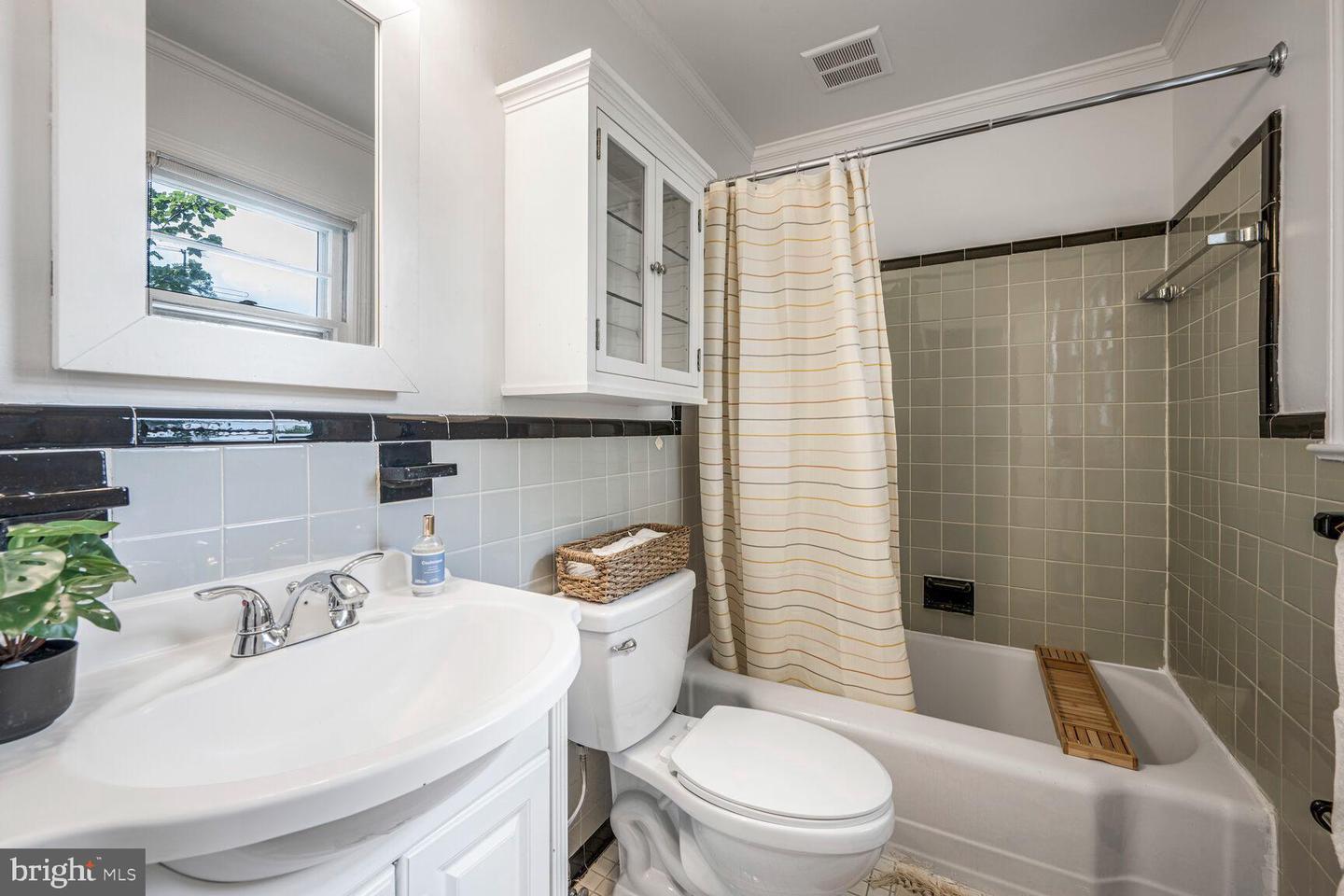 6635 HARLAN PL NW, WASHINGTON, District Of Columbia 20012, 4 Bedrooms Bedrooms, ,2 BathroomsBathrooms,Residential,For sale,6635 HARLAN PL NW,DCDC2209782 MLS # DCDC2209782