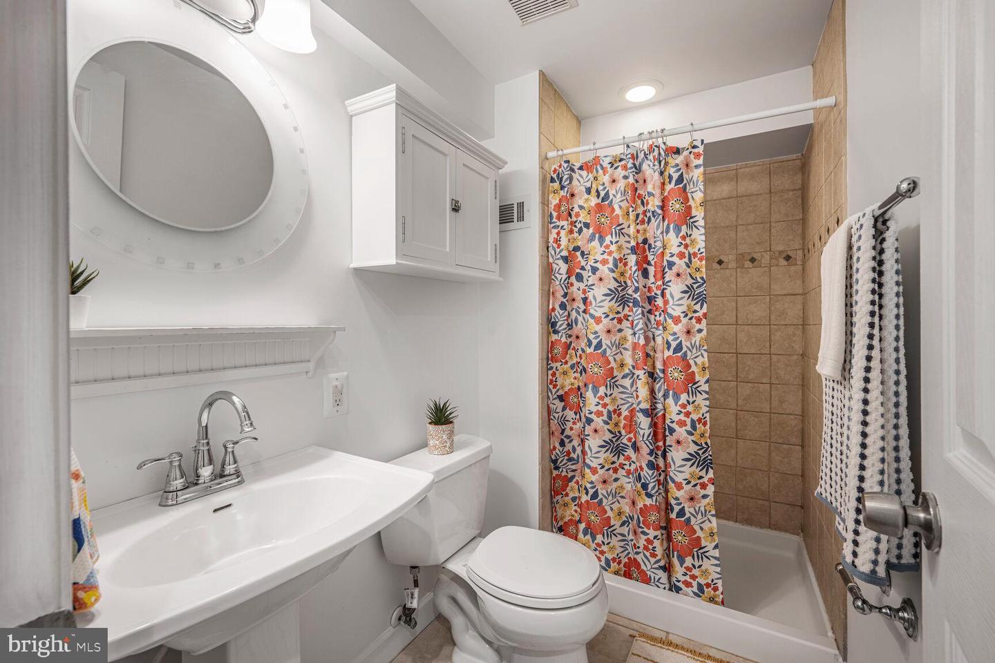 6635 HARLAN PL NW, WASHINGTON, District Of Columbia 20012, 4 Bedrooms Bedrooms, ,2 BathroomsBathrooms,Residential,For sale,6635 HARLAN PL NW,DCDC2209782 MLS # DCDC2209782
