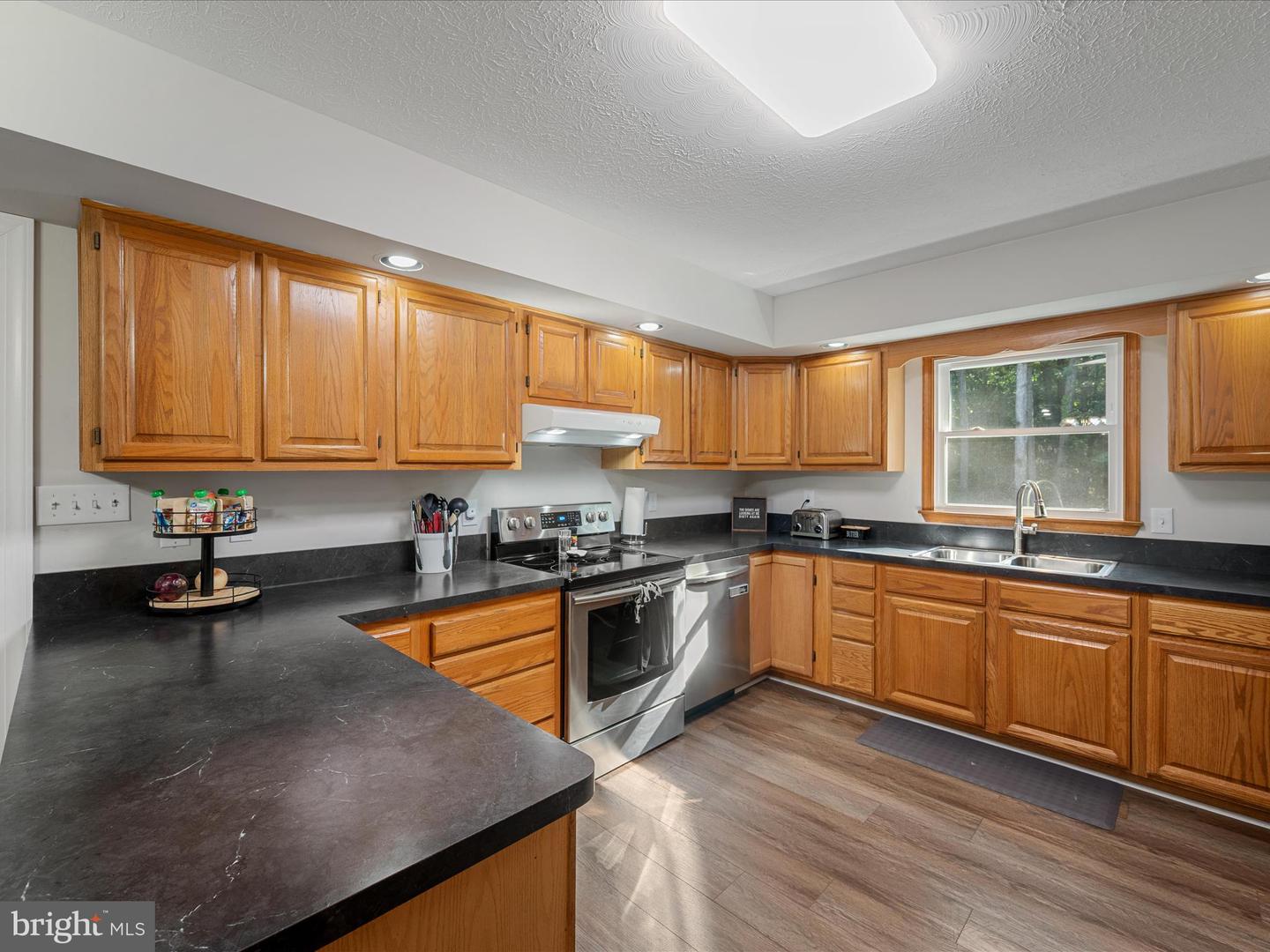 451 SHERANDO LN, STEPHENS CITY, Virginia 22655, 3 Bedrooms Bedrooms, 8 Rooms Rooms,2 BathroomsBathrooms,Residential,For sale,451 SHERANDO LN,VAFV2035452 MLS # VAFV2035452