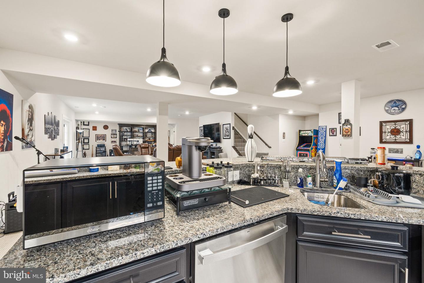 7051 SAINT HILL CT, HAYMARKET, Virginia 20169, 5 Bedrooms Bedrooms, 6 Rooms Rooms,6 BathroomsBathrooms,Residential,For sale,7051 SAINT HILL CT,VAPW2099184 MLS # VAPW2099184