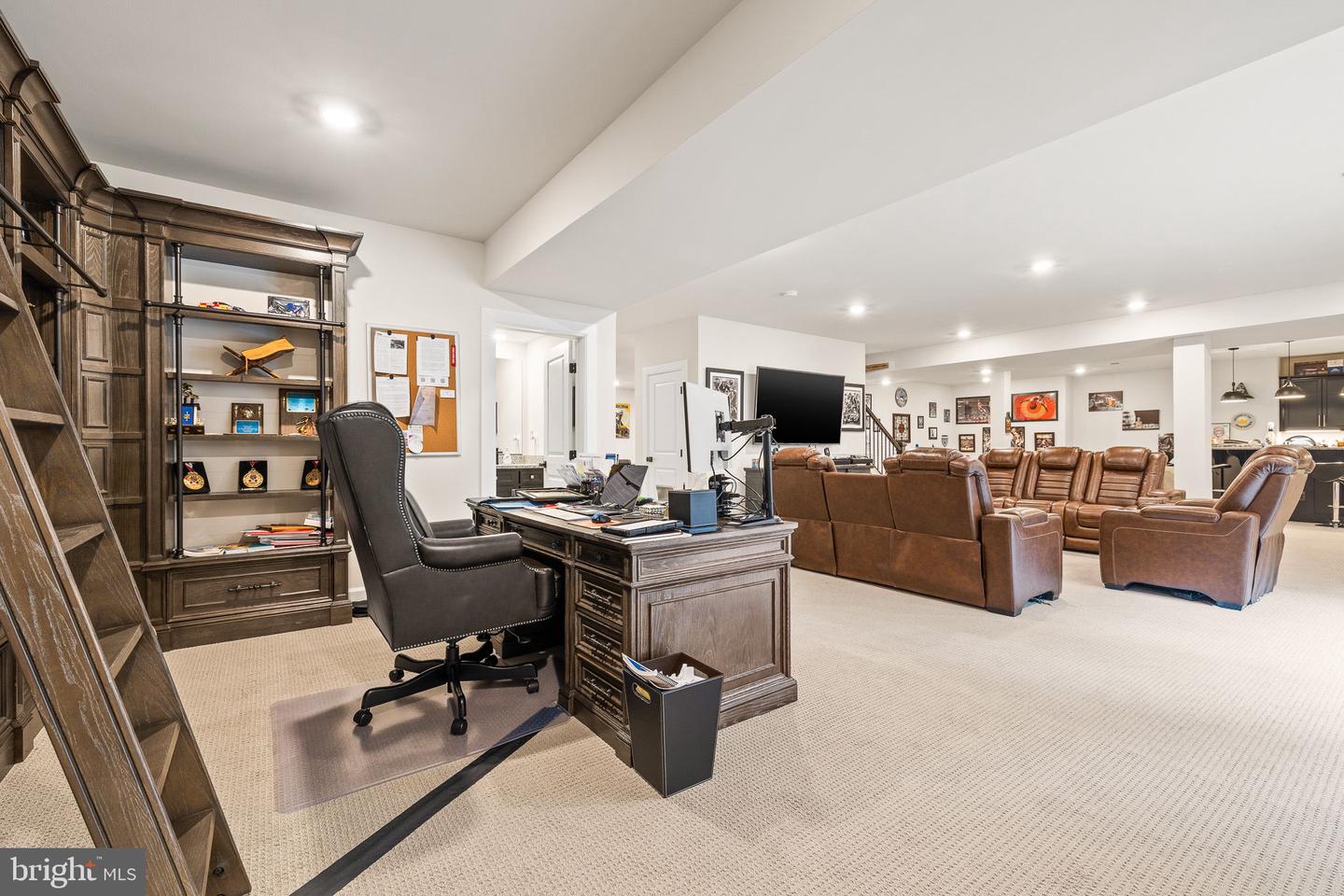 7051 SAINT HILL CT, HAYMARKET, Virginia 20169, 5 Bedrooms Bedrooms, 6 Rooms Rooms,6 BathroomsBathrooms,Residential,For sale,7051 SAINT HILL CT,VAPW2099184 MLS # VAPW2099184