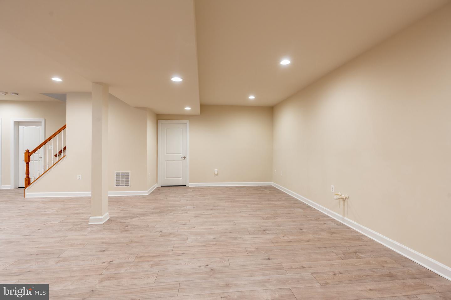 15731 ELSIE VIRGINIA PL, WATERFORD, Virginia 20197, 4 Bedrooms Bedrooms, ,4 BathroomsBathrooms,Residential,For sale,15731 ELSIE VIRGINIA PL,VALO2102428 MLS # VALO2102428