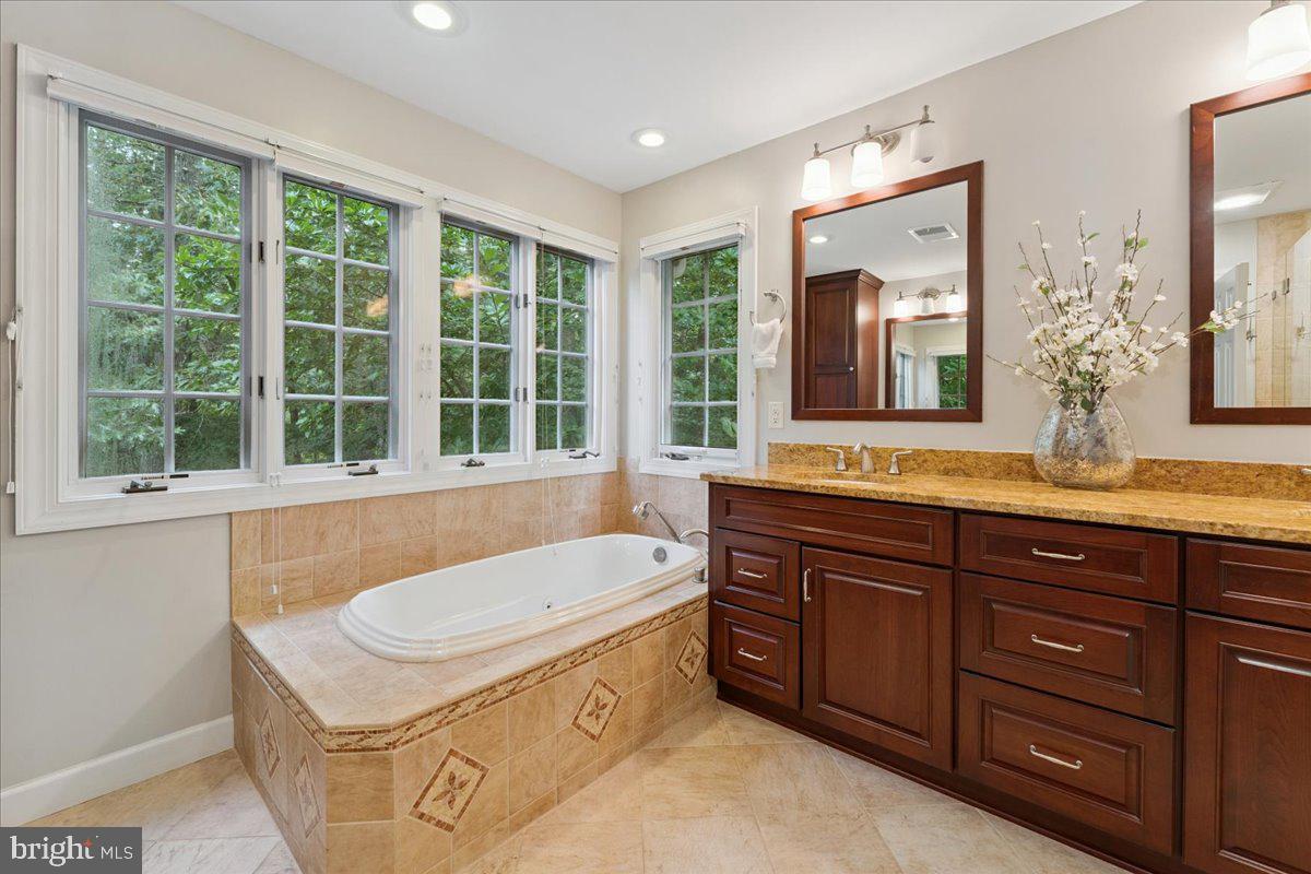7411 UNION RIDGE RD, CLIFTON, Virginia 20124, 5 Bedrooms Bedrooms, ,4 BathroomsBathrooms,Residential,For sale,7411 UNION RIDGE RD,VAFX2255508 MLS # VAFX2255508