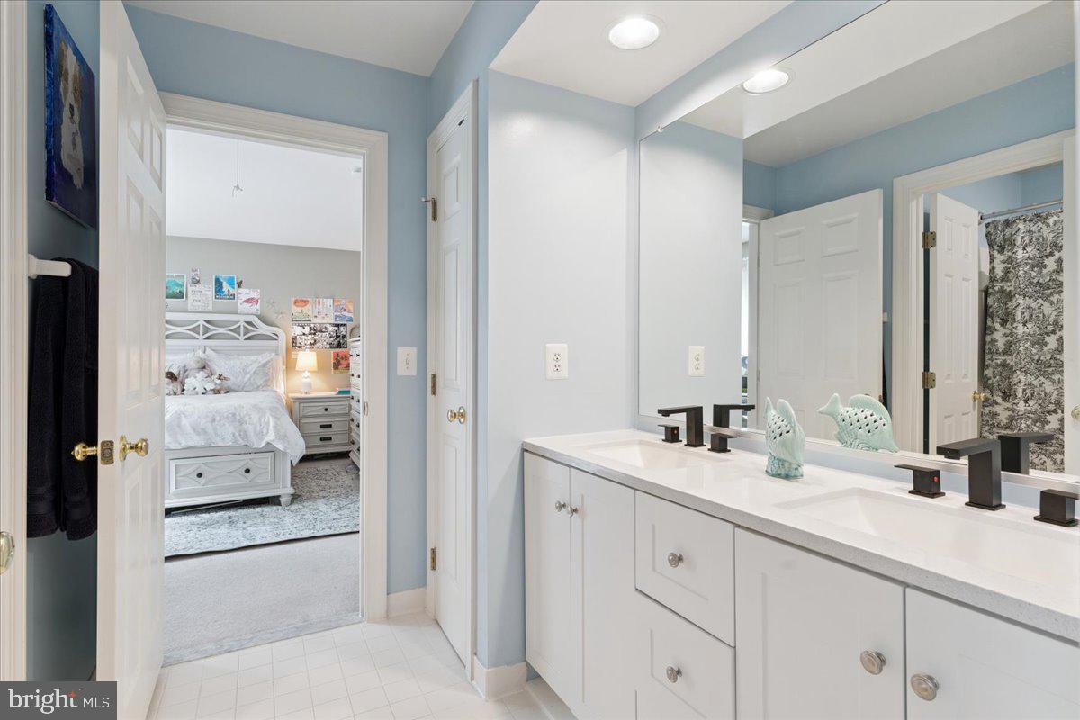 7411 UNION RIDGE RD, CLIFTON, Virginia 20124, 5 Bedrooms Bedrooms, ,4 BathroomsBathrooms,Residential,For sale,7411 UNION RIDGE RD,VAFX2255508 MLS # VAFX2255508