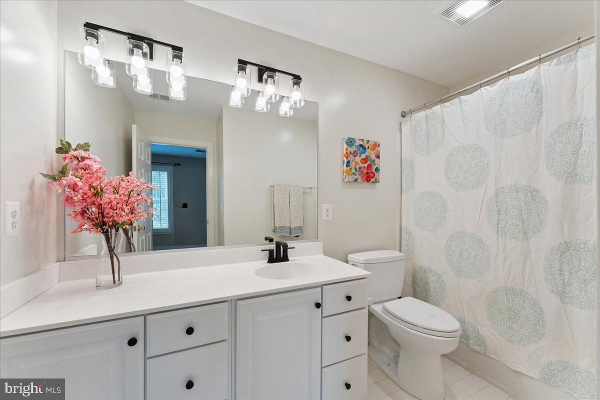 7411 UNION RIDGE RD, CLIFTON, Virginia 20124, 5 Bedrooms Bedrooms, ,4 BathroomsBathrooms,Residential,For sale,7411 UNION RIDGE RD,VAFX2255508 MLS # VAFX2255508