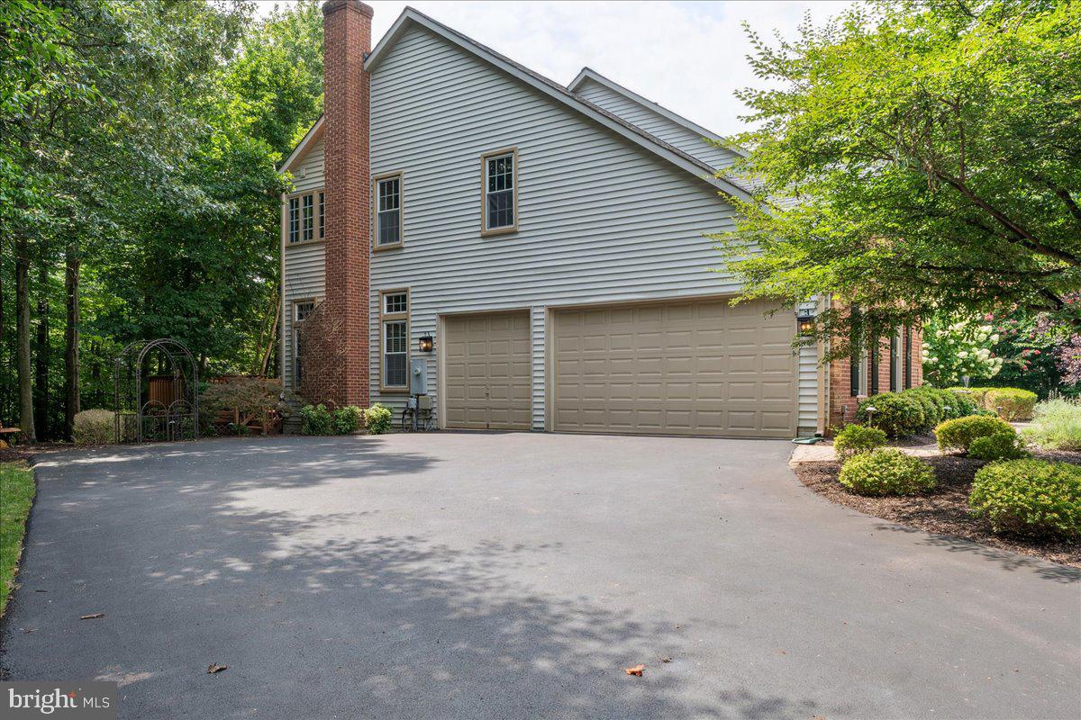 7411 UNION RIDGE RD, CLIFTON, Virginia 20124, 5 Bedrooms Bedrooms, ,4 BathroomsBathrooms,Residential,For sale,7411 UNION RIDGE RD,VAFX2255508 MLS # VAFX2255508