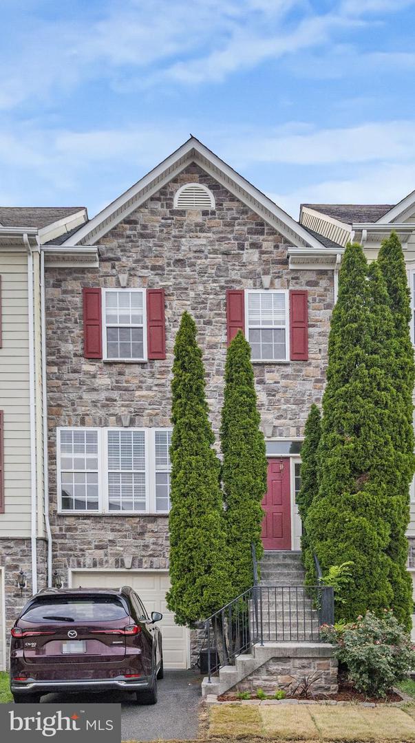 820 FERNDALE TER NE, LEESBURG, Virginia 20176, 3 Bedrooms Bedrooms, ,3 BathroomsBathrooms,Residential,For sale,820 FERNDALE TER NE,VALO2102226 MLS # VALO2102226