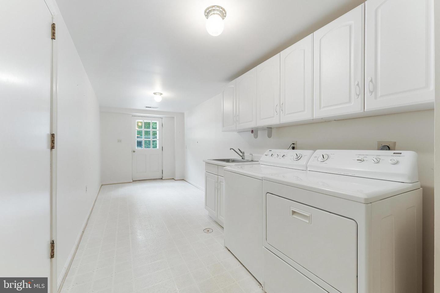 11115 STREAMVIEW CT, GREAT FALLS, Virginia 22066, 5 Bedrooms Bedrooms, ,3 BathroomsBathrooms,Residential,For sale,11115 STREAMVIEW CT,VAFX2255586 MLS # VAFX2255586