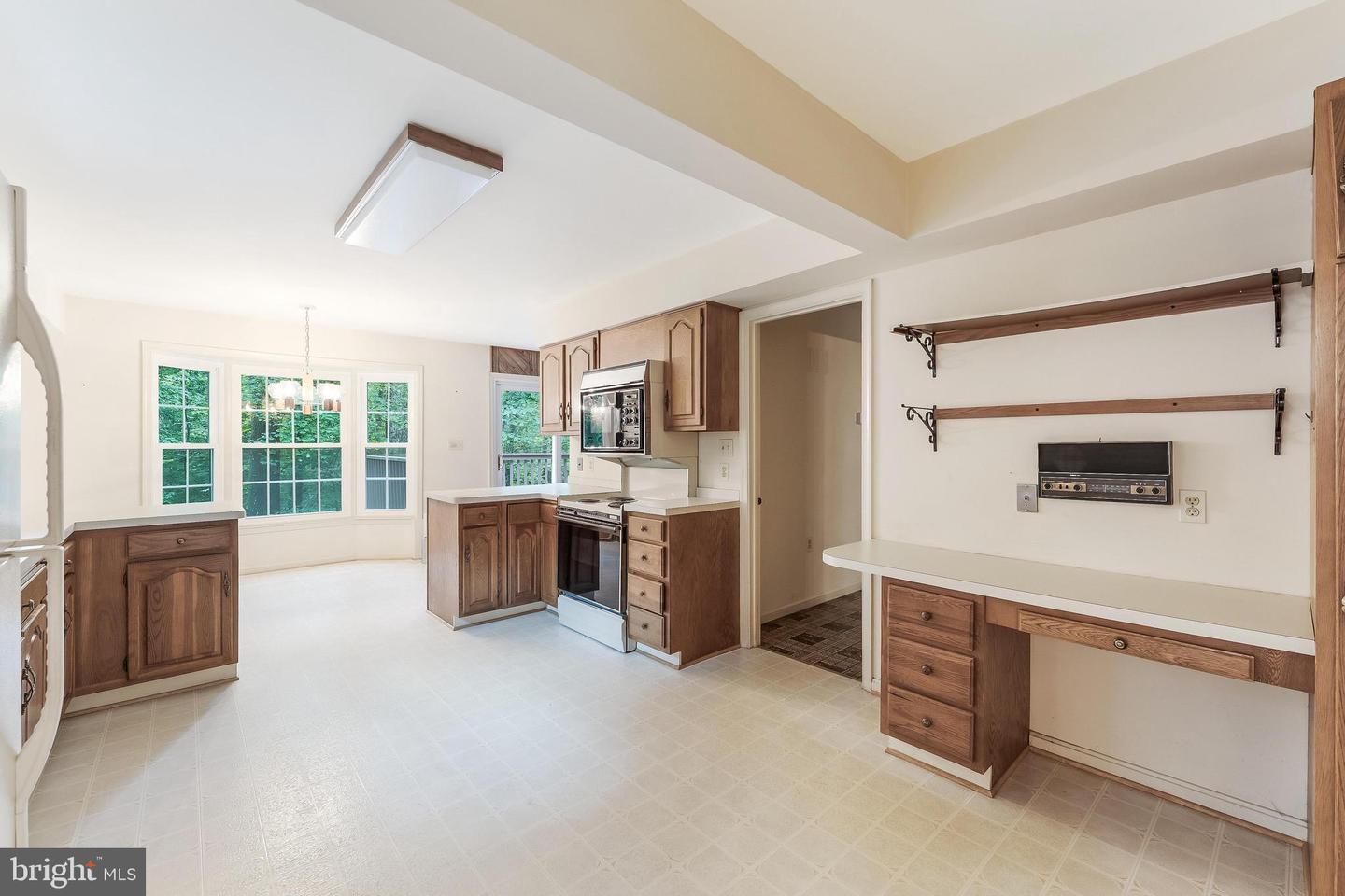 11115 STREAMVIEW CT, GREAT FALLS, Virginia 22066, 5 Bedrooms Bedrooms, ,3 BathroomsBathrooms,Residential,For sale,11115 STREAMVIEW CT,VAFX2255586 MLS # VAFX2255586