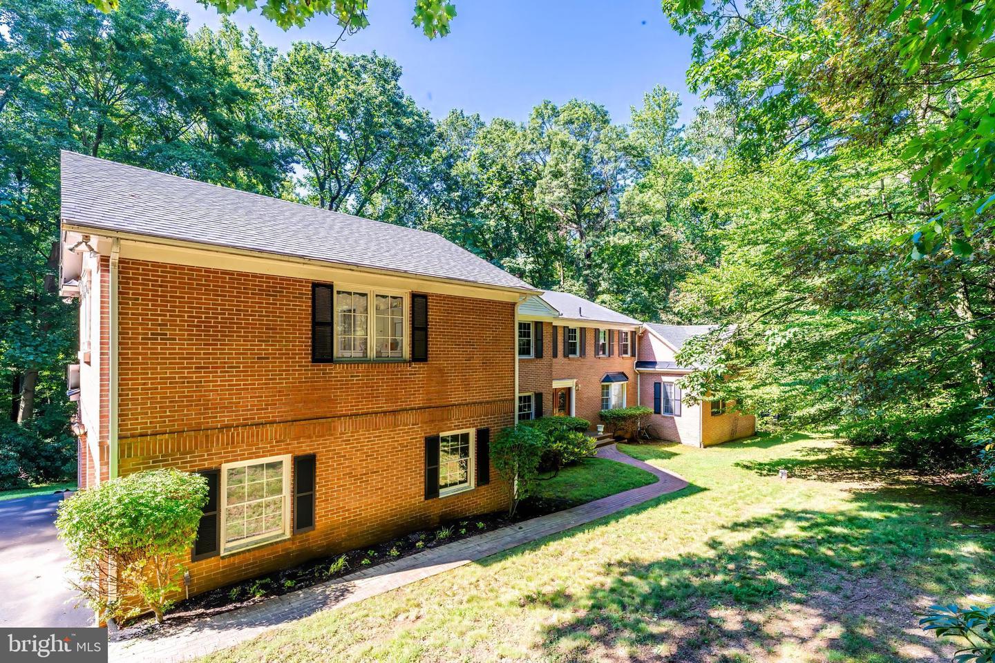 11115 STREAMVIEW CT, GREAT FALLS, Virginia 22066, 5 Bedrooms Bedrooms, ,3 BathroomsBathrooms,Residential,For sale,11115 STREAMVIEW CT,VAFX2255586 MLS # VAFX2255586