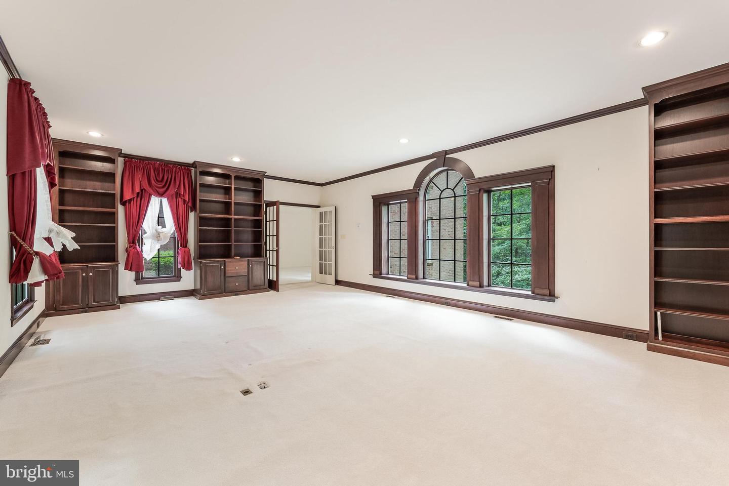 11115 STREAMVIEW CT, GREAT FALLS, Virginia 22066, 5 Bedrooms Bedrooms, ,3 BathroomsBathrooms,Residential,For sale,11115 STREAMVIEW CT,VAFX2255586 MLS # VAFX2255586