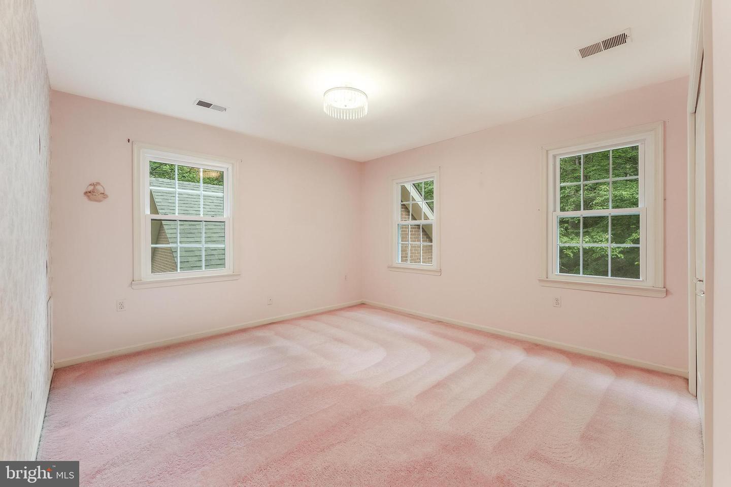 11115 STREAMVIEW CT, GREAT FALLS, Virginia 22066, 5 Bedrooms Bedrooms, ,3 BathroomsBathrooms,Residential,For sale,11115 STREAMVIEW CT,VAFX2255586 MLS # VAFX2255586
