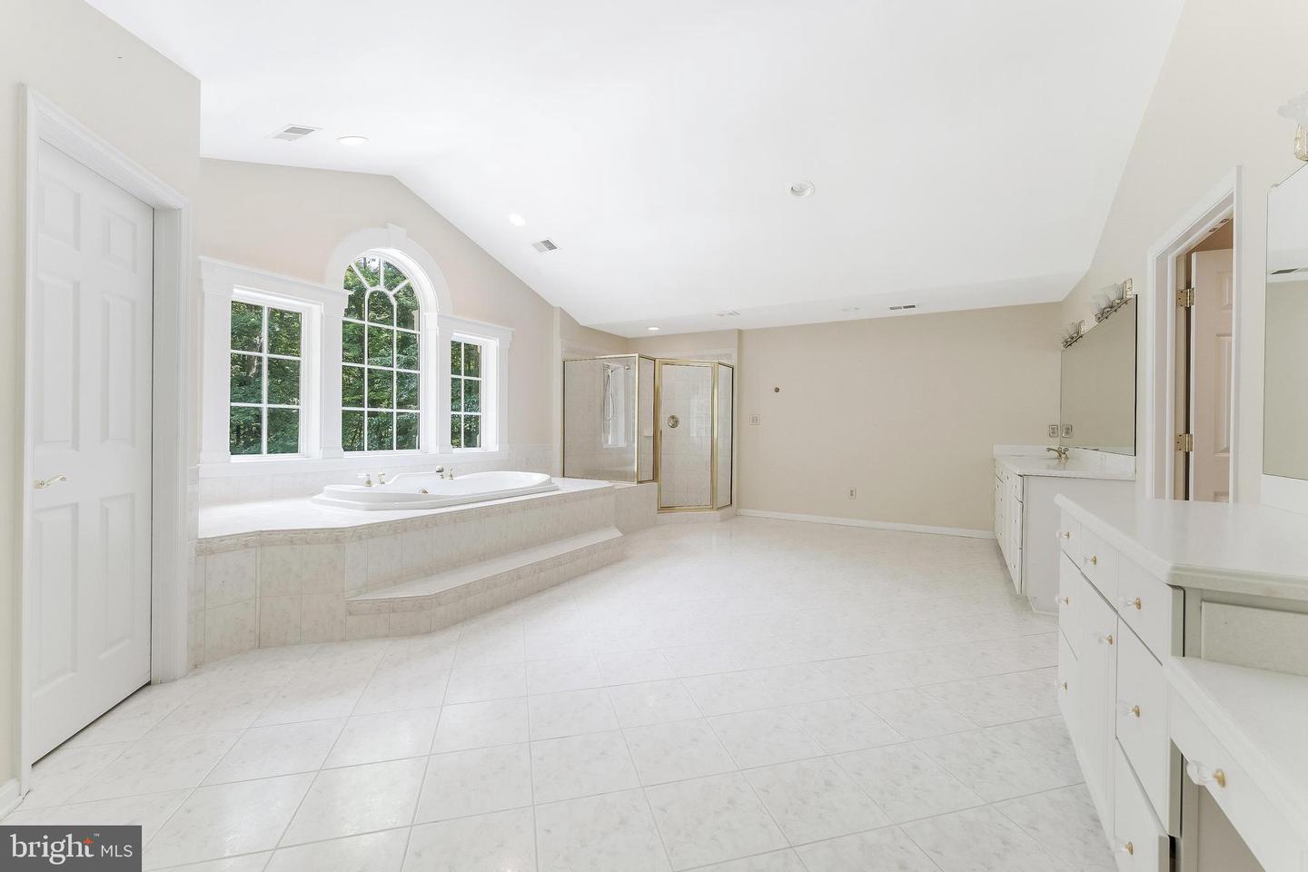 11115 STREAMVIEW CT, GREAT FALLS, Virginia 22066, 5 Bedrooms Bedrooms, ,3 BathroomsBathrooms,Residential,For sale,11115 STREAMVIEW CT,VAFX2255586 MLS # VAFX2255586