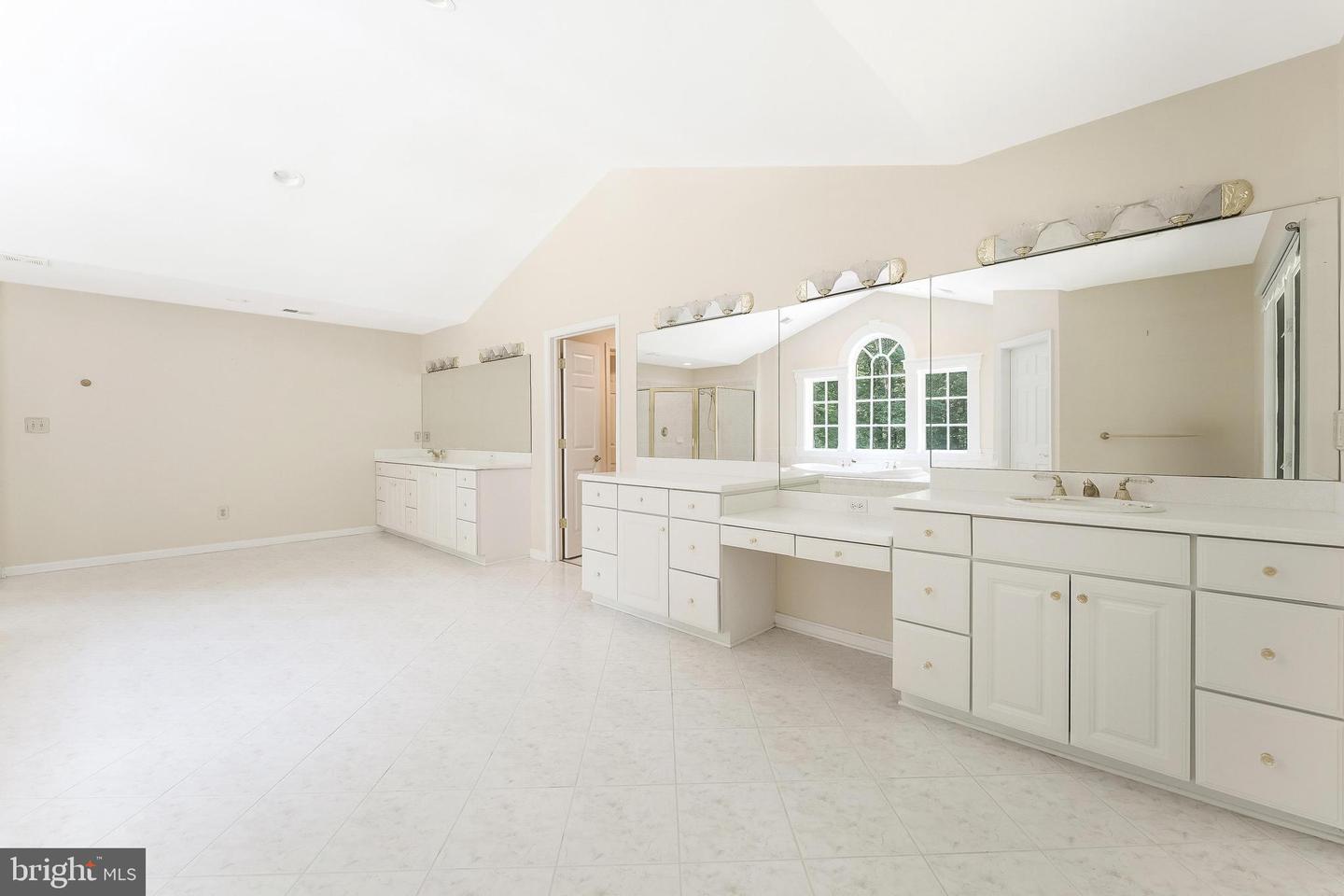 11115 STREAMVIEW CT, GREAT FALLS, Virginia 22066, 5 Bedrooms Bedrooms, ,3 BathroomsBathrooms,Residential,For sale,11115 STREAMVIEW CT,VAFX2255586 MLS # VAFX2255586