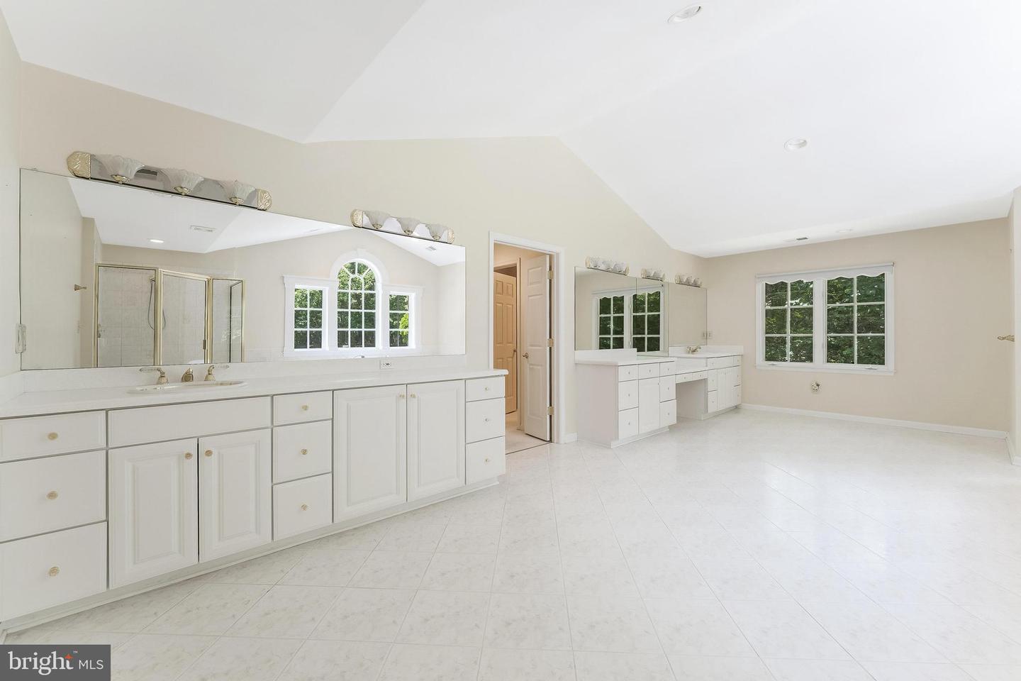 11115 STREAMVIEW CT, GREAT FALLS, Virginia 22066, 5 Bedrooms Bedrooms, ,3 BathroomsBathrooms,Residential,For sale,11115 STREAMVIEW CT,VAFX2255586 MLS # VAFX2255586