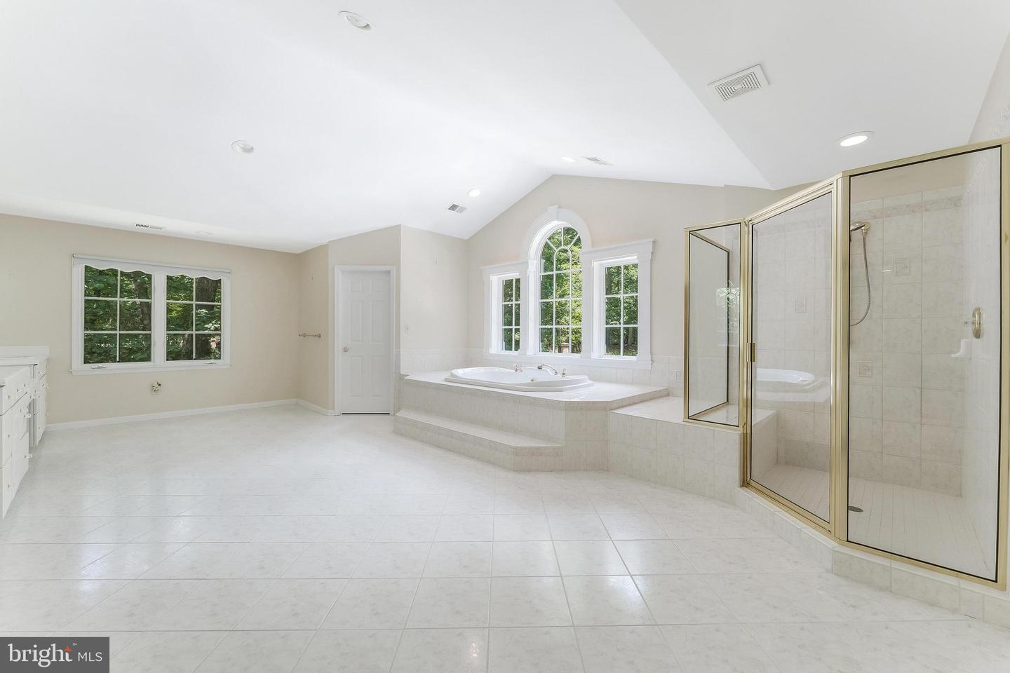 11115 STREAMVIEW CT, GREAT FALLS, Virginia 22066, 5 Bedrooms Bedrooms, ,3 BathroomsBathrooms,Residential,For sale,11115 STREAMVIEW CT,VAFX2255586 MLS # VAFX2255586