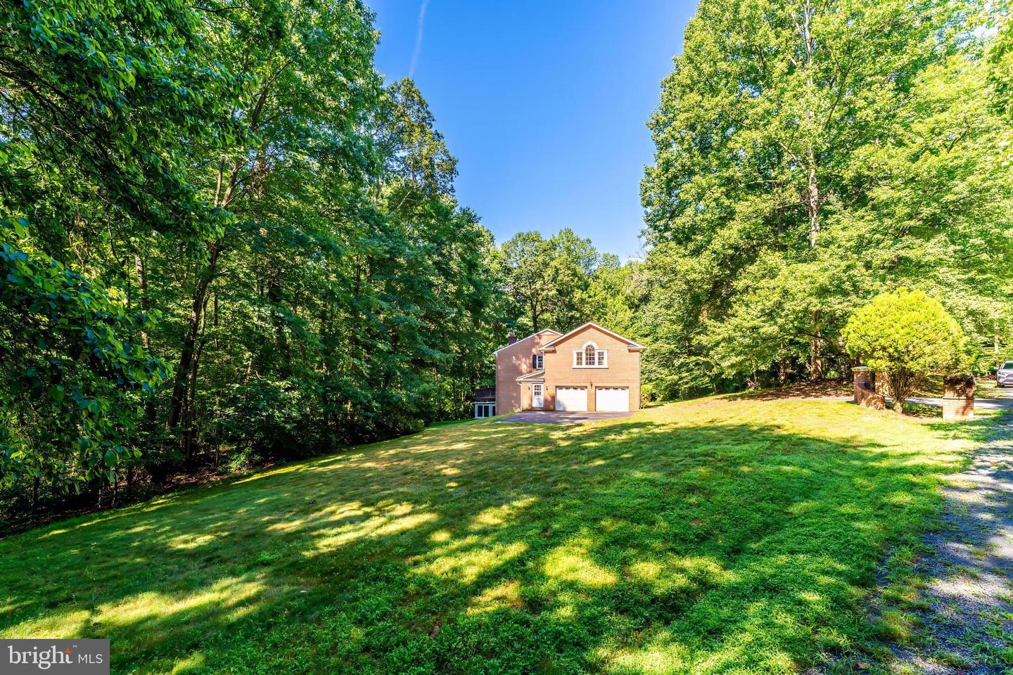 11115 STREAMVIEW CT, GREAT FALLS, Virginia 22066, 5 Bedrooms Bedrooms, ,3 BathroomsBathrooms,Residential,For sale,11115 STREAMVIEW CT,VAFX2255586 MLS # VAFX2255586