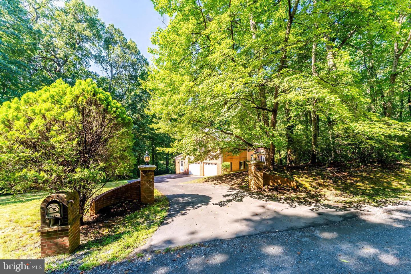 11115 STREAMVIEW CT, GREAT FALLS, Virginia 22066, 5 Bedrooms Bedrooms, ,3 BathroomsBathrooms,Residential,For sale,11115 STREAMVIEW CT,VAFX2255586 MLS # VAFX2255586