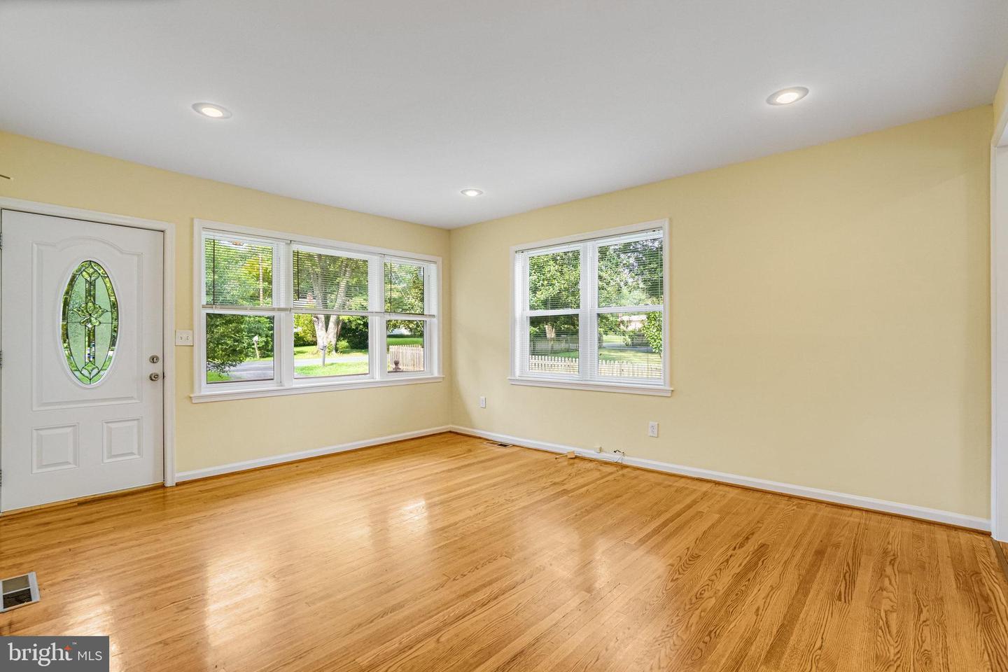 3007 JAMES ST, FAIRFAX, Virginia 22031, 5 Bedrooms Bedrooms, ,2 BathroomsBathrooms,Residential,For sale,3007 JAMES ST,VAFX2256094 MLS # VAFX2256094