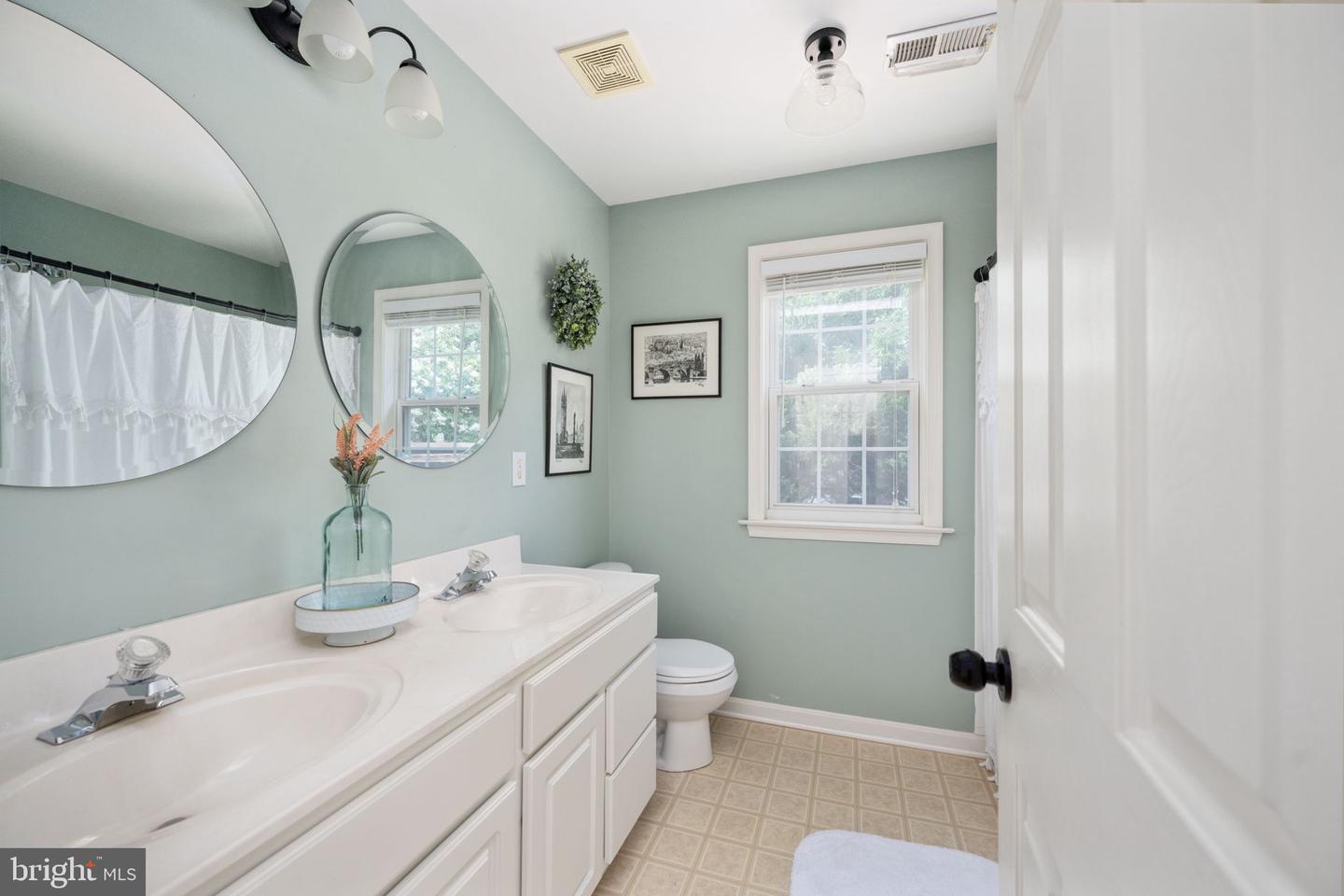 17 LOTUS LN, STAFFORD, Virginia 22554, 5 Bedrooms Bedrooms, ,3 BathroomsBathrooms,Residential,For sale,17 LOTUS LN,VAST2040916 MLS # VAST2040916