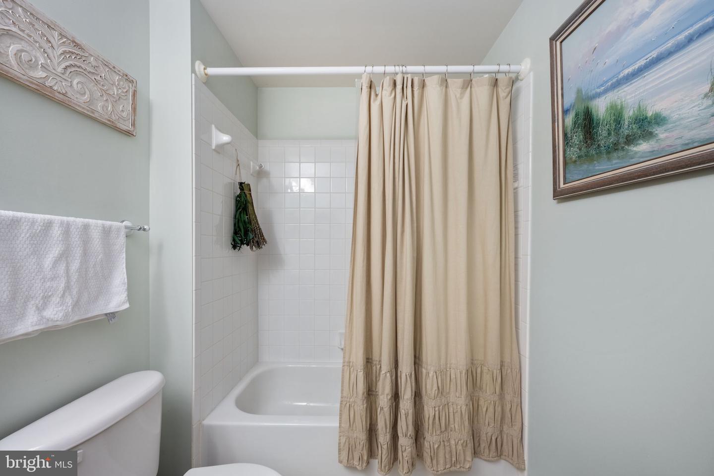 17 LOTUS LN, STAFFORD, Virginia 22554, 5 Bedrooms Bedrooms, ,3 BathroomsBathrooms,Residential,For sale,17 LOTUS LN,VAST2040916 MLS # VAST2040916