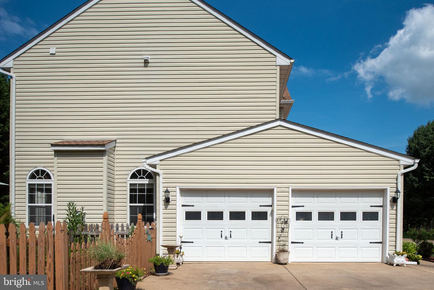 17 LOTUS LN, STAFFORD, Virginia 22554, 5 Bedrooms Bedrooms, ,3 BathroomsBathrooms,Residential,For sale,17 LOTUS LN,VAST2040916 MLS # VAST2040916