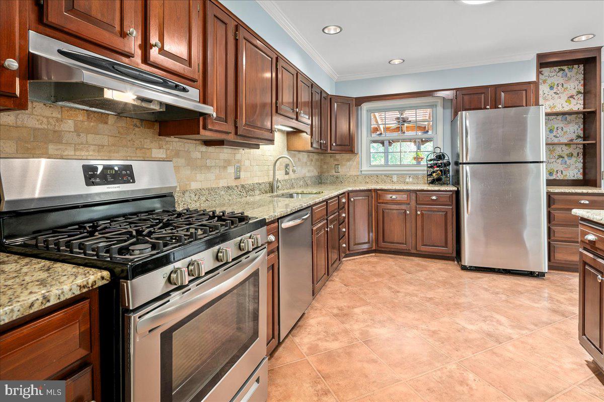 8511 BOUND BROOK LN, ALEXANDRIA, Virginia 22309, 5 Bedrooms Bedrooms, ,3 BathroomsBathrooms,Residential,For sale,8511 BOUND BROOK LN,VAFX2256260 MLS # VAFX2256260