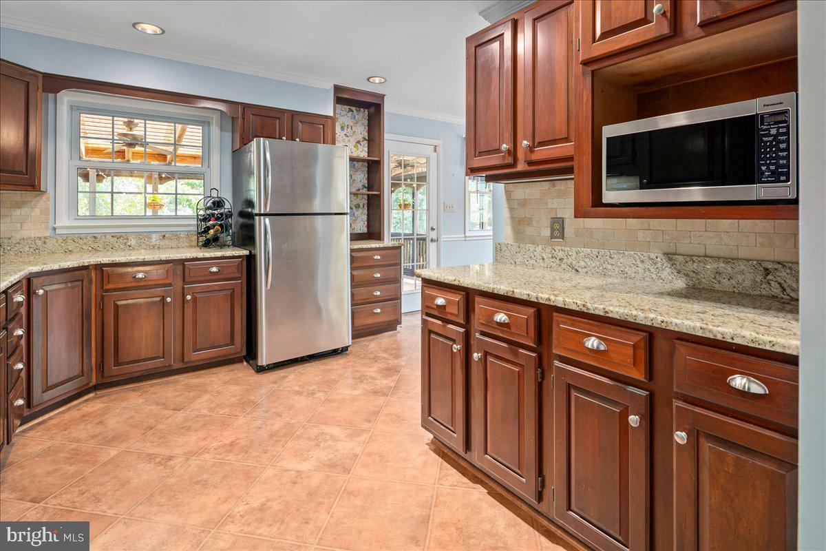 8511 BOUND BROOK LN, ALEXANDRIA, Virginia 22309, 5 Bedrooms Bedrooms, ,3 BathroomsBathrooms,Residential,For sale,8511 BOUND BROOK LN,VAFX2256260 MLS # VAFX2256260