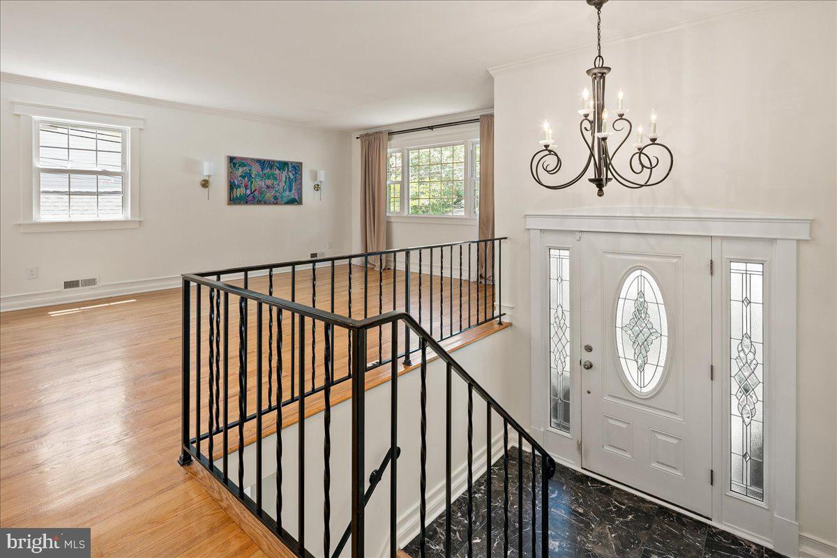 8511 BOUND BROOK LN, ALEXANDRIA, Virginia 22309, 5 Bedrooms Bedrooms, ,3 BathroomsBathrooms,Residential,For sale,8511 BOUND BROOK LN,VAFX2256260 MLS # VAFX2256260