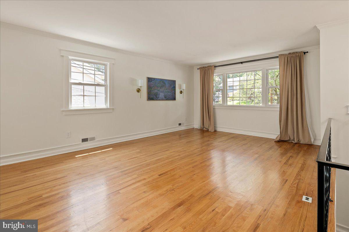 8511 BOUND BROOK LN, ALEXANDRIA, Virginia 22309, 5 Bedrooms Bedrooms, ,3 BathroomsBathrooms,Residential,For sale,8511 BOUND BROOK LN,VAFX2256260 MLS # VAFX2256260