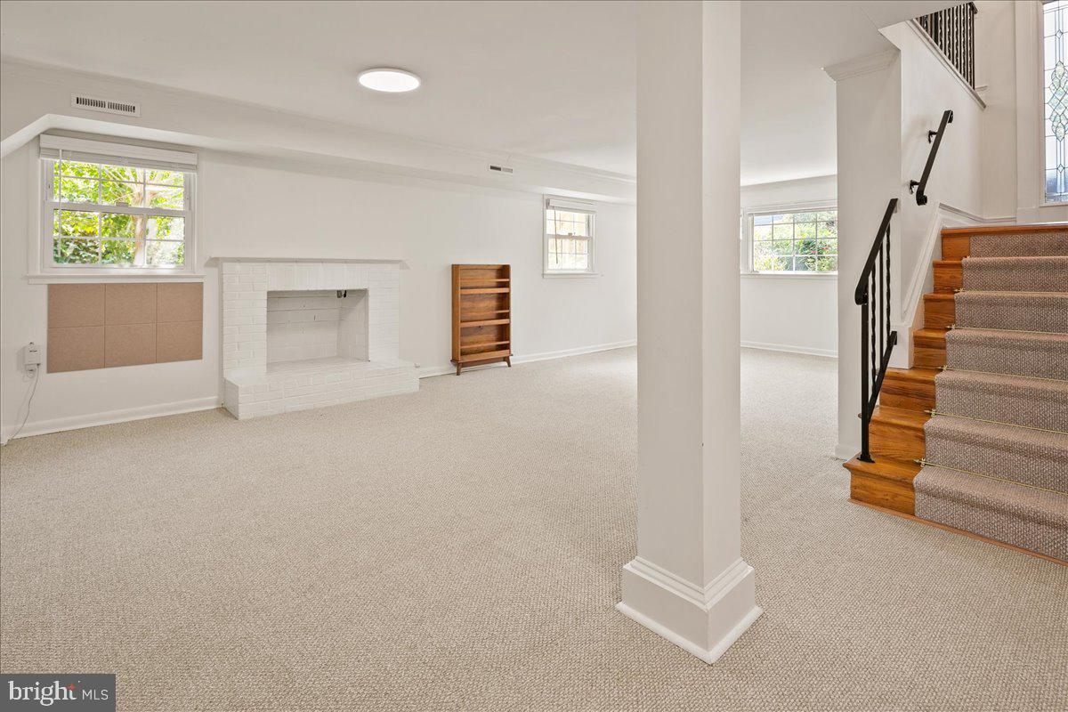 8511 BOUND BROOK LN, ALEXANDRIA, Virginia 22309, 5 Bedrooms Bedrooms, ,3 BathroomsBathrooms,Residential,For sale,8511 BOUND BROOK LN,VAFX2256260 MLS # VAFX2256260