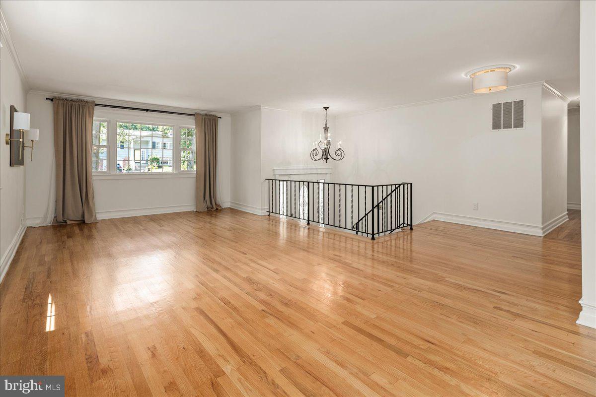 8511 BOUND BROOK LN, ALEXANDRIA, Virginia 22309, 5 Bedrooms Bedrooms, ,3 BathroomsBathrooms,Residential,For sale,8511 BOUND BROOK LN,VAFX2256260 MLS # VAFX2256260