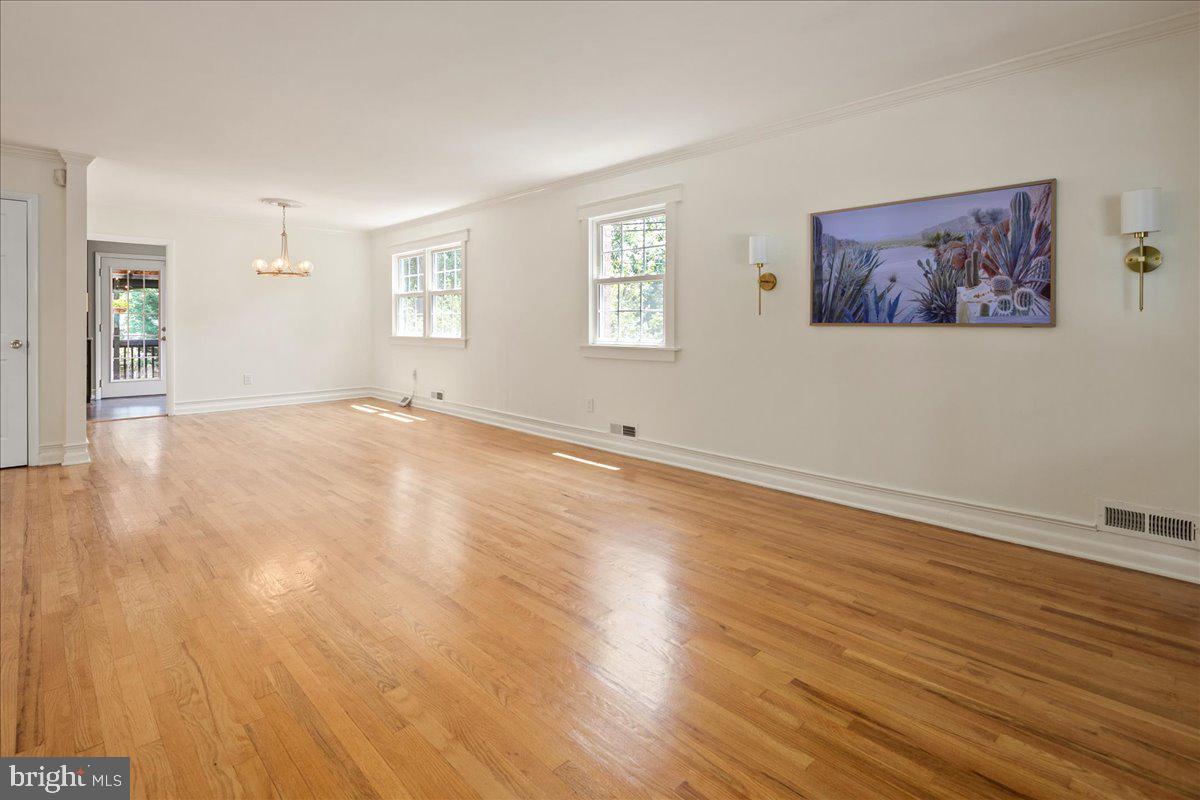 8511 BOUND BROOK LN, ALEXANDRIA, Virginia 22309, 5 Bedrooms Bedrooms, ,3 BathroomsBathrooms,Residential,For sale,8511 BOUND BROOK LN,VAFX2256260 MLS # VAFX2256260