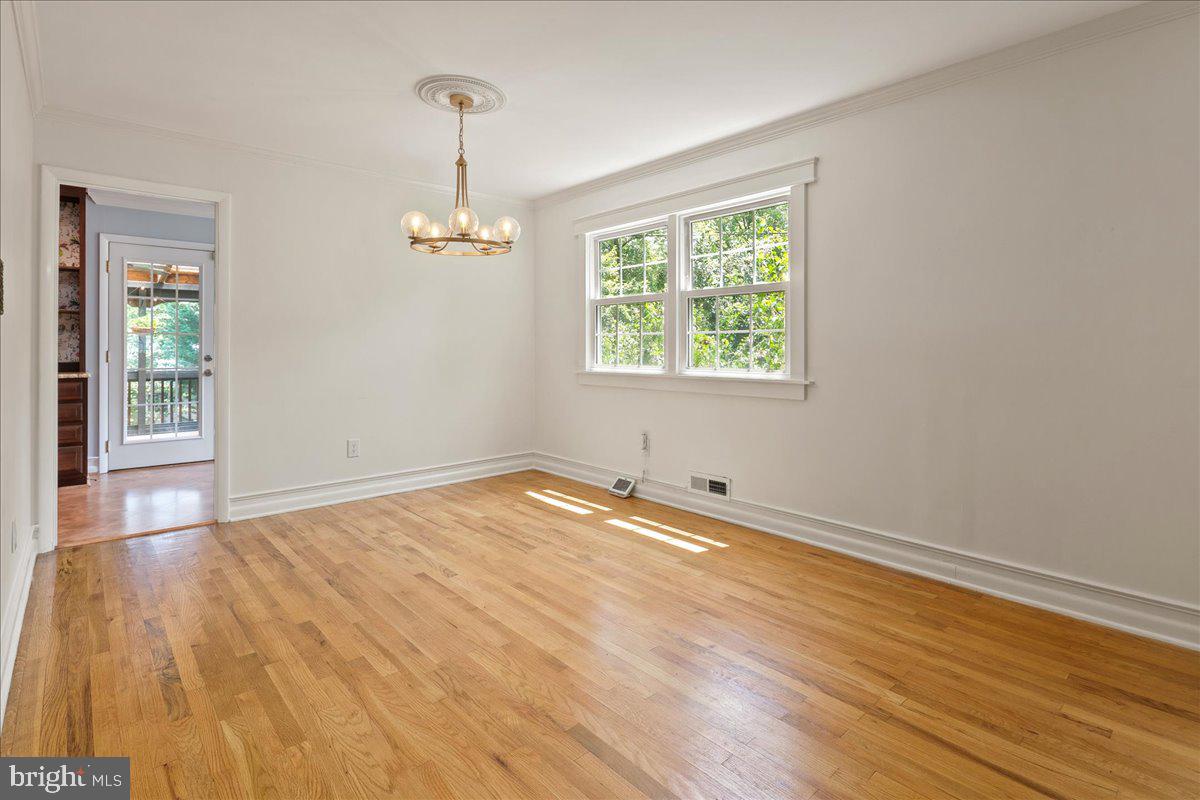 8511 BOUND BROOK LN, ALEXANDRIA, Virginia 22309, 5 Bedrooms Bedrooms, ,3 BathroomsBathrooms,Residential,For sale,8511 BOUND BROOK LN,VAFX2256260 MLS # VAFX2256260