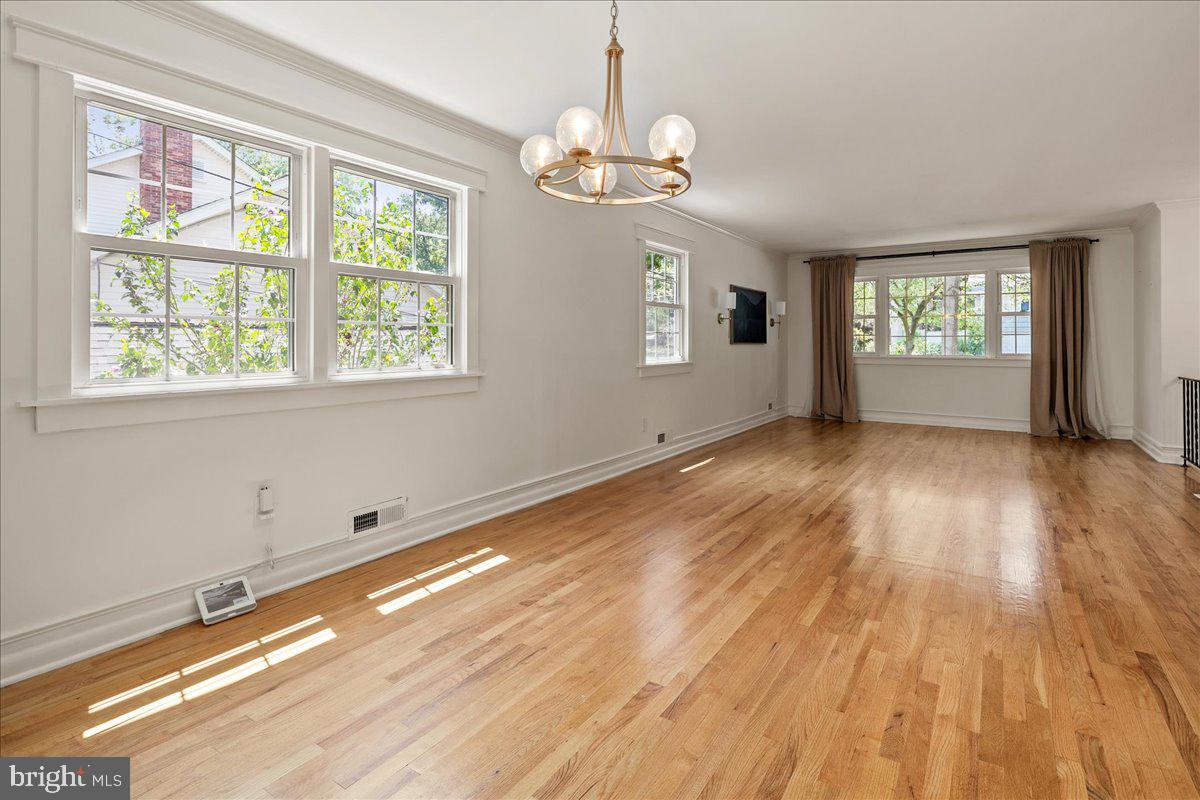 8511 BOUND BROOK LN, ALEXANDRIA, Virginia 22309, 5 Bedrooms Bedrooms, ,3 BathroomsBathrooms,Residential,For sale,8511 BOUND BROOK LN,VAFX2256260 MLS # VAFX2256260