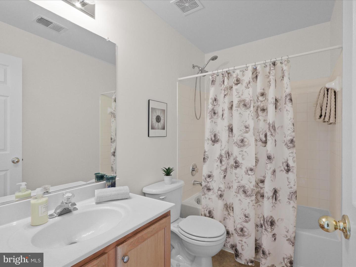 13734 DENHAM WAY, BRISTOW, Virginia 20136, 2 Bedrooms Bedrooms, ,3 BathroomsBathrooms,Residential,For sale,13734 DENHAM WAY,VAPW2099544 MLS # VAPW2099544