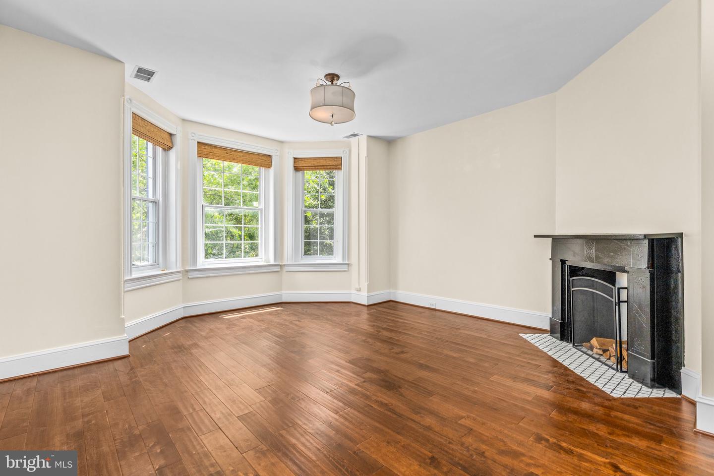 502 G ST NE, WASHINGTON, District Of Columbia 20002, 4 Bedrooms Bedrooms, ,4 BathroomsBathrooms,Residential,For sale,502 G ST NE,DCDC2211218 MLS # DCDC2211218