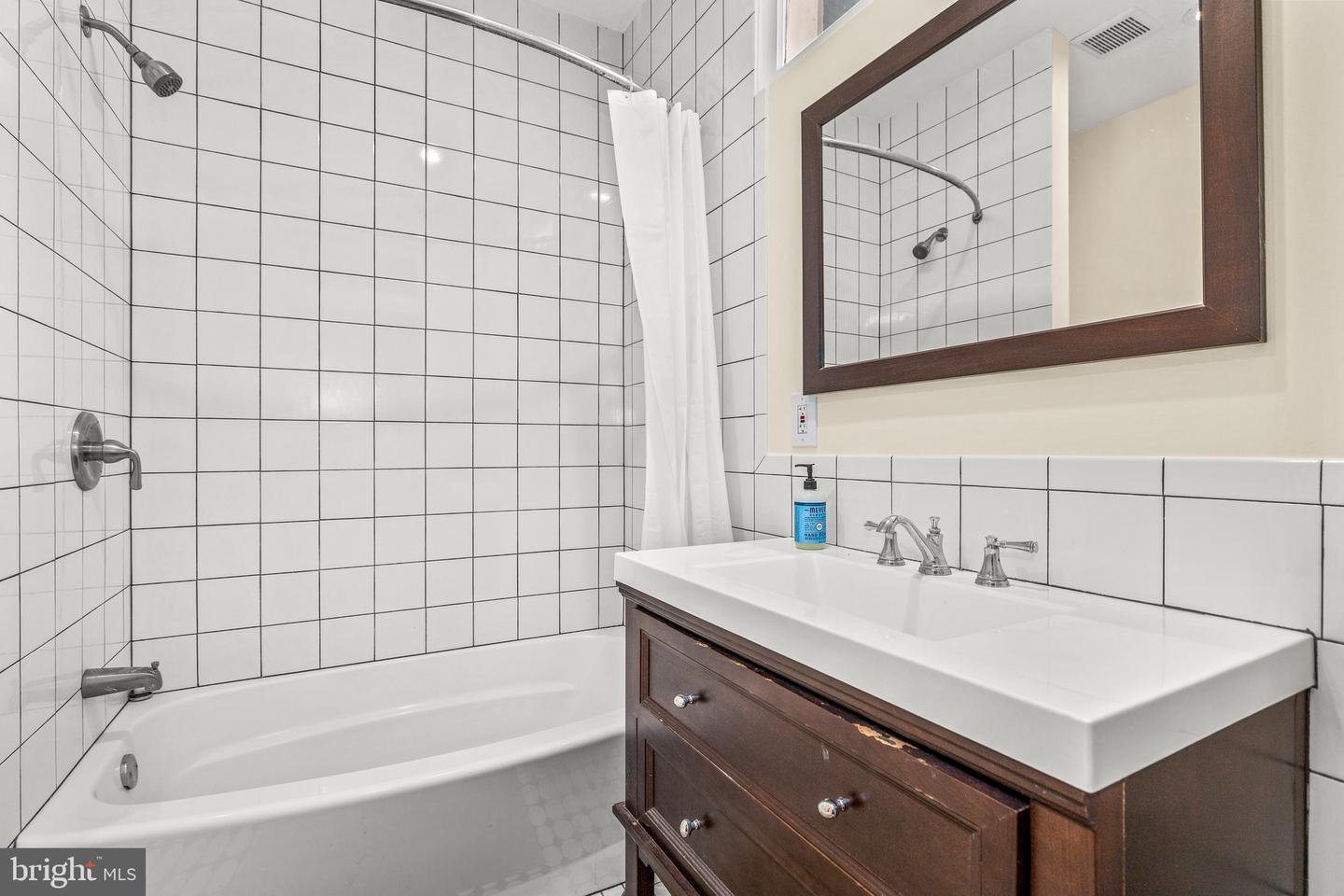 502 G ST NE, WASHINGTON, District Of Columbia 20002, 4 Bedrooms Bedrooms, ,4 BathroomsBathrooms,Residential,For sale,502 G ST NE,DCDC2211218 MLS # DCDC2211218
