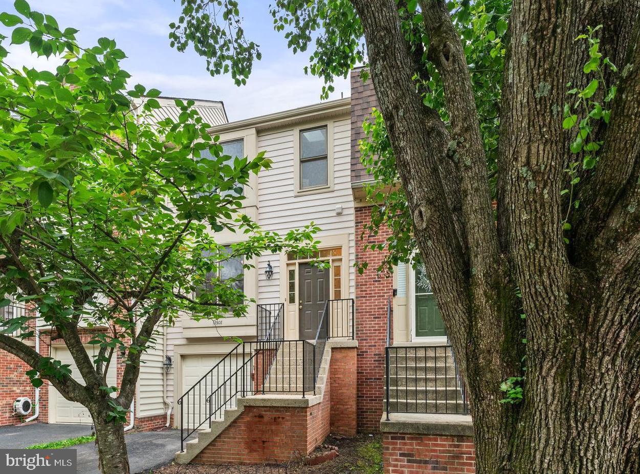 13908 BATON ROUGE CT, CENTREVILLE, Virginia 20121, 3 Bedrooms Bedrooms, ,2 BathroomsBathrooms,Residential,For sale,13908 BATON ROUGE CT,VAFX2256530 MLS # VAFX2256530